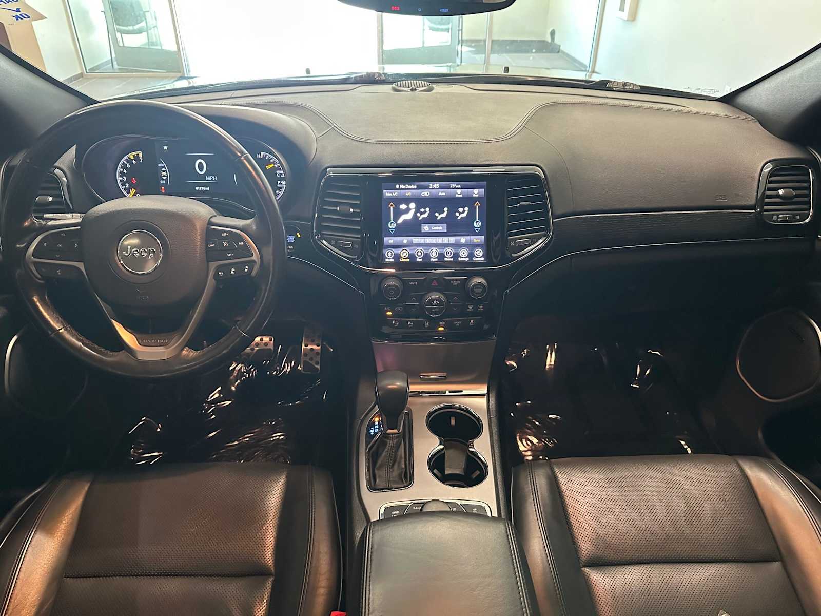 Thumbnail: 2020 Jeep Grand Cherokee - 10