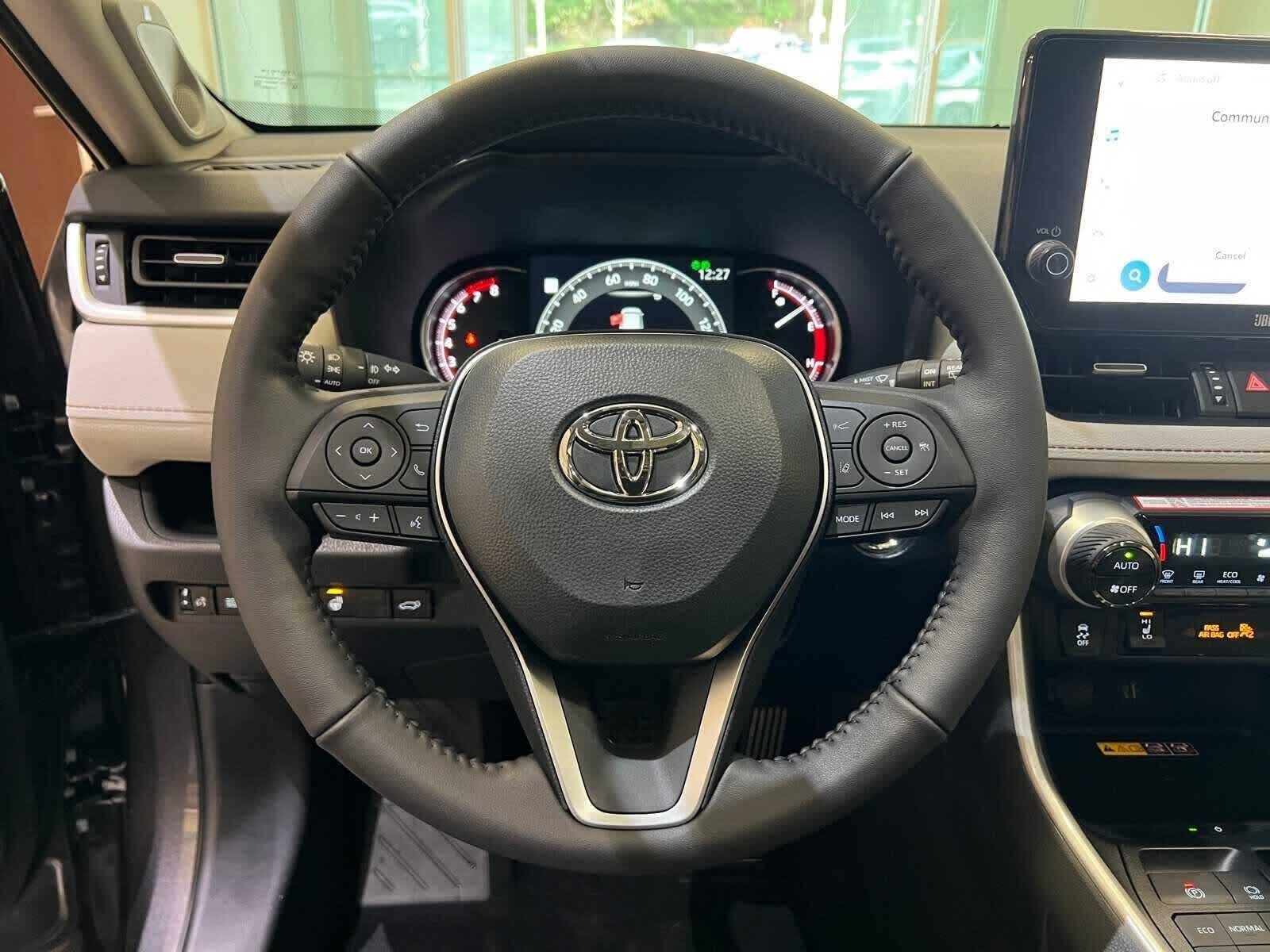 Thumbnail: 2025 Toyota RAV4 - 20