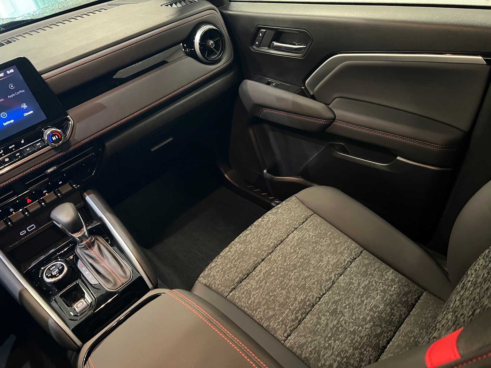 Thumbnail: 2024 Chevrolet Colorado - 11