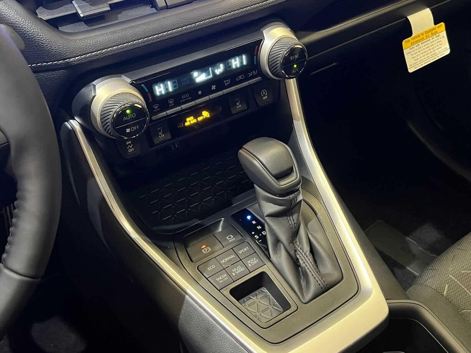 Thumbnail: 2025 Toyota RAV4 - 23