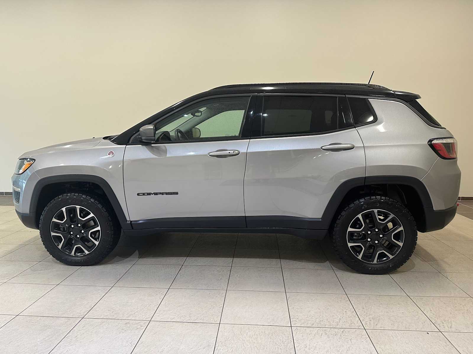 Thumbnail: 2019 Jeep Compass - 3
