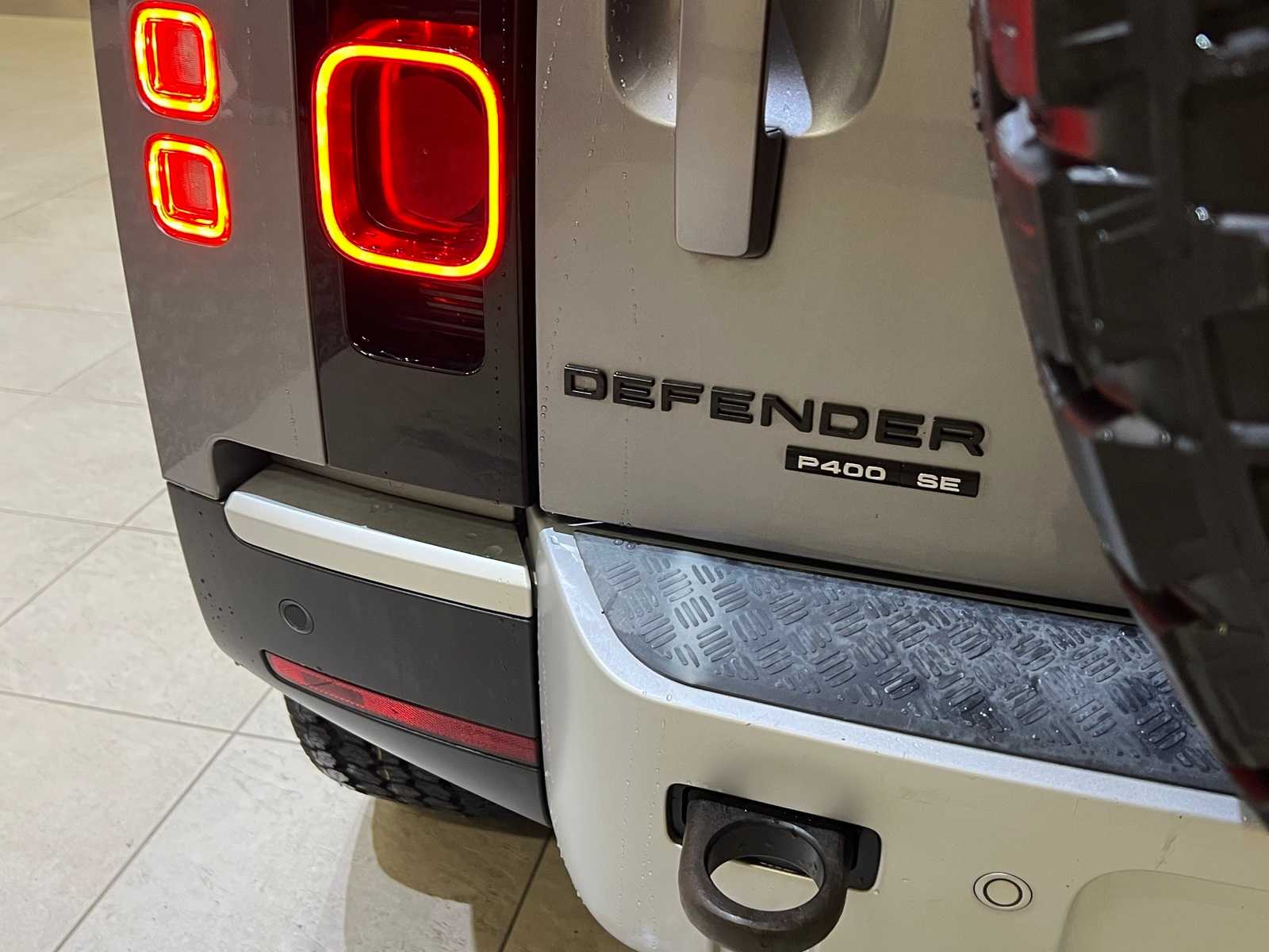 Thumbnail: 2020 Land Rover Defender - 6