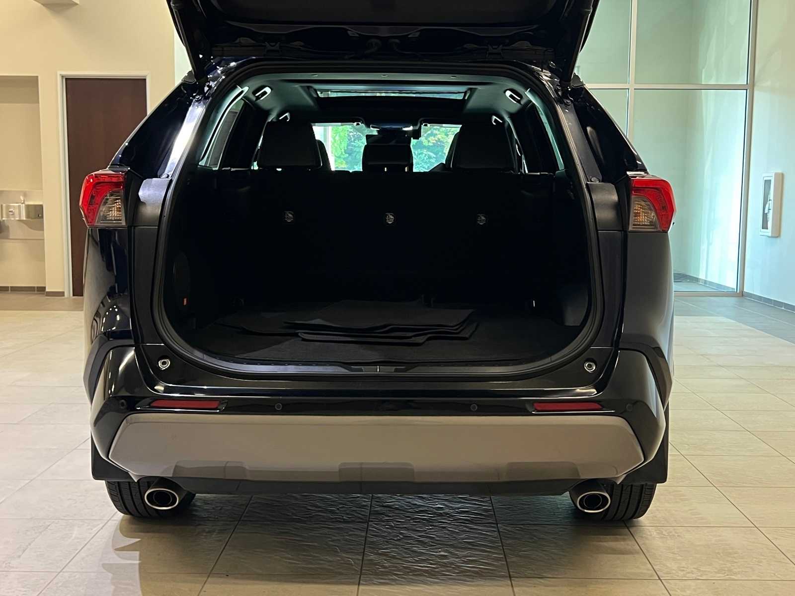 Thumbnail: 2020 Toyota RAV4 - 30