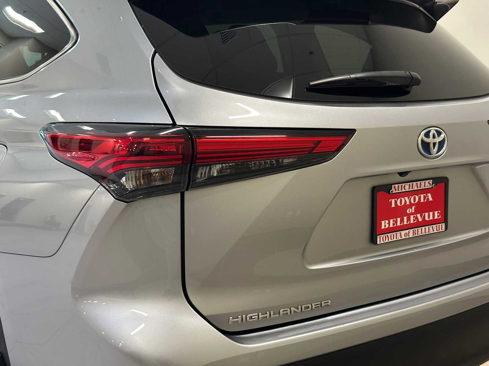 Thumbnail: 2022 Toyota Highlander - 7