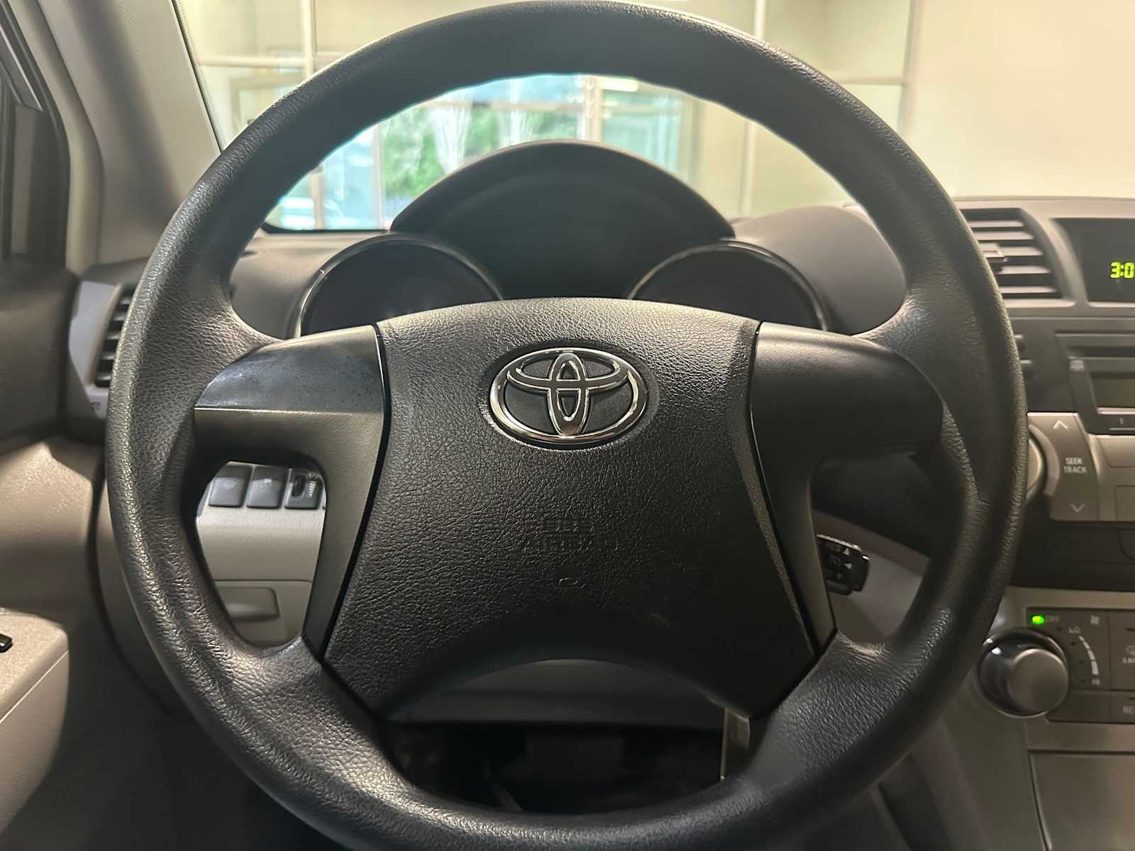 Thumbnail: 2012 Toyota Highlander - 11