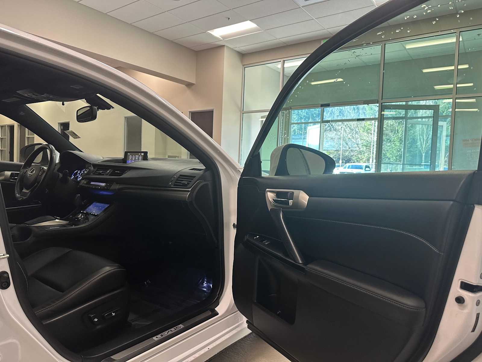 Thumbnail: 2014 Lexus CT - 30