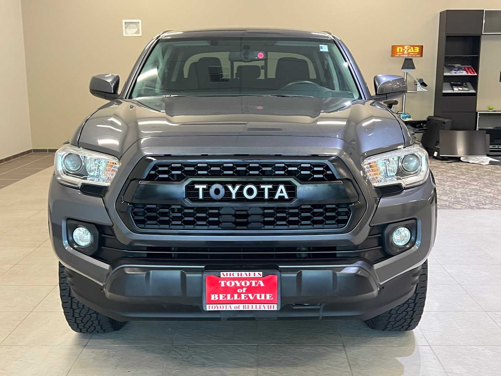 Thumbnail: 2017 Toyota Tacoma - 7