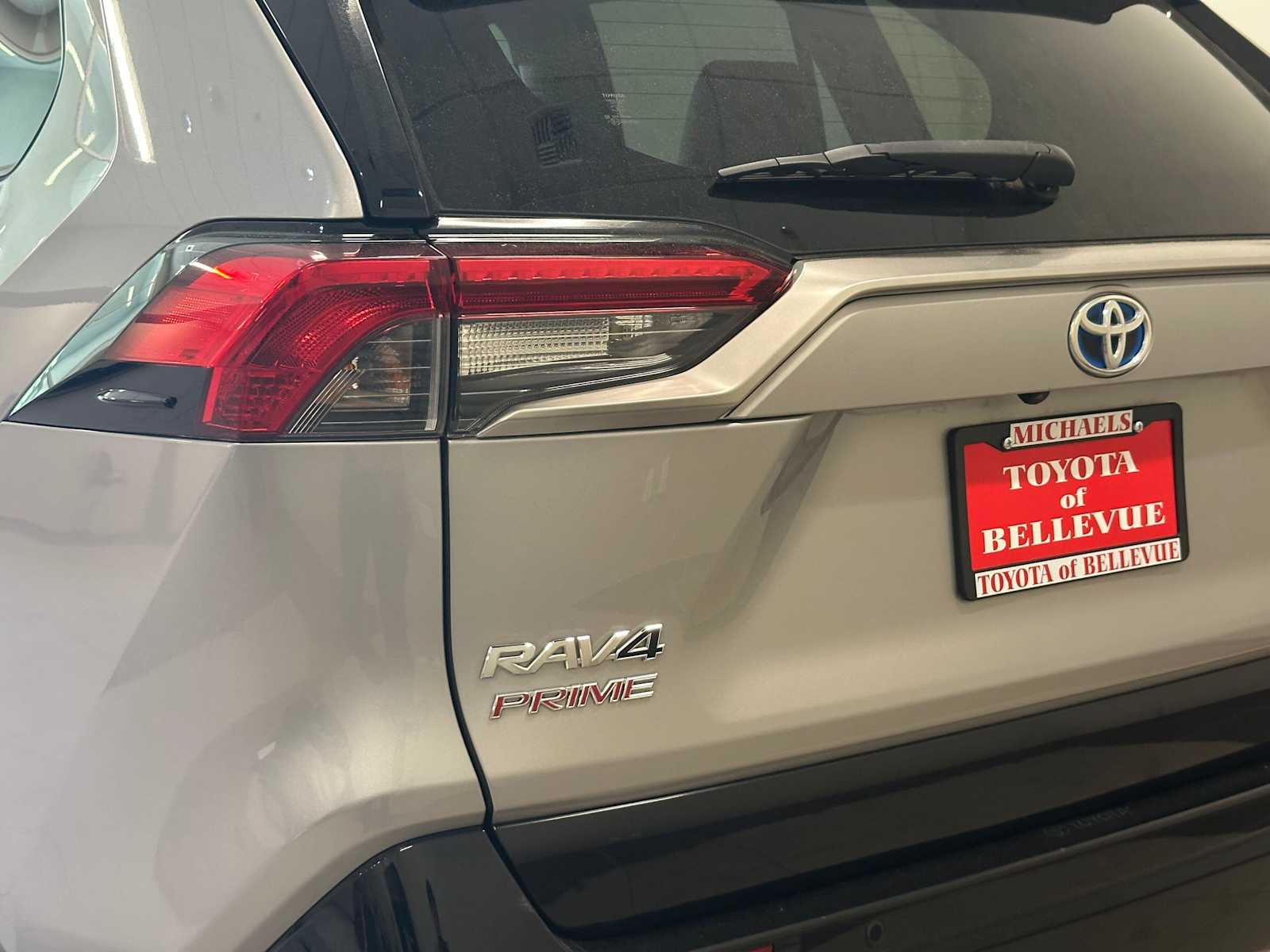 Thumbnail: 2021 Toyota RAV4 - 7