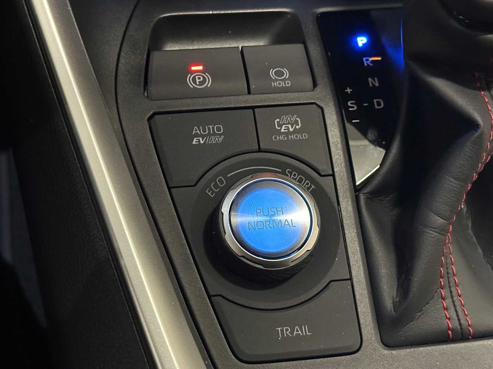 Thumbnail: 2025 Toyota RAV4 - 17