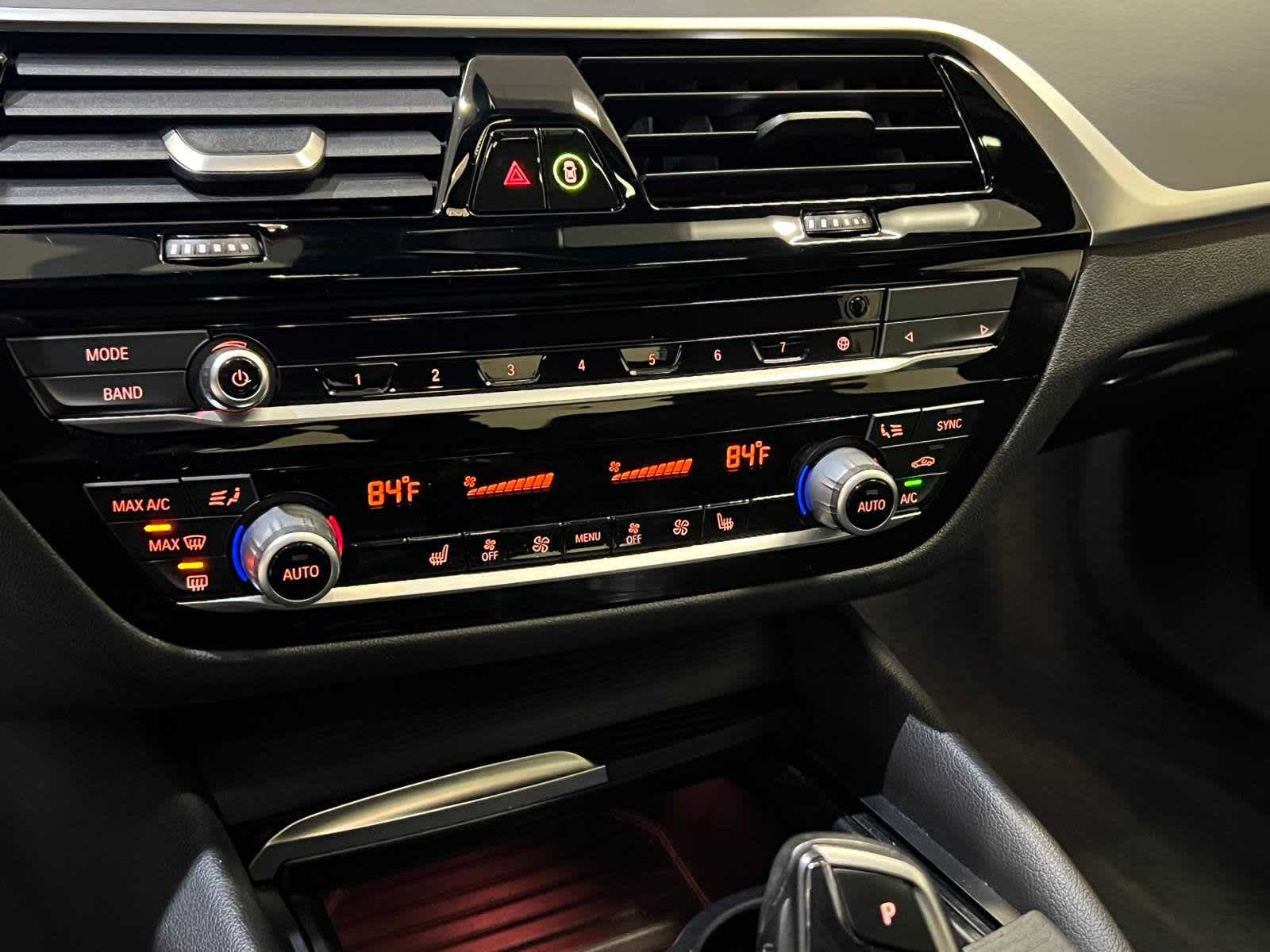 Thumbnail: 2022 BMW 5 Series - 23