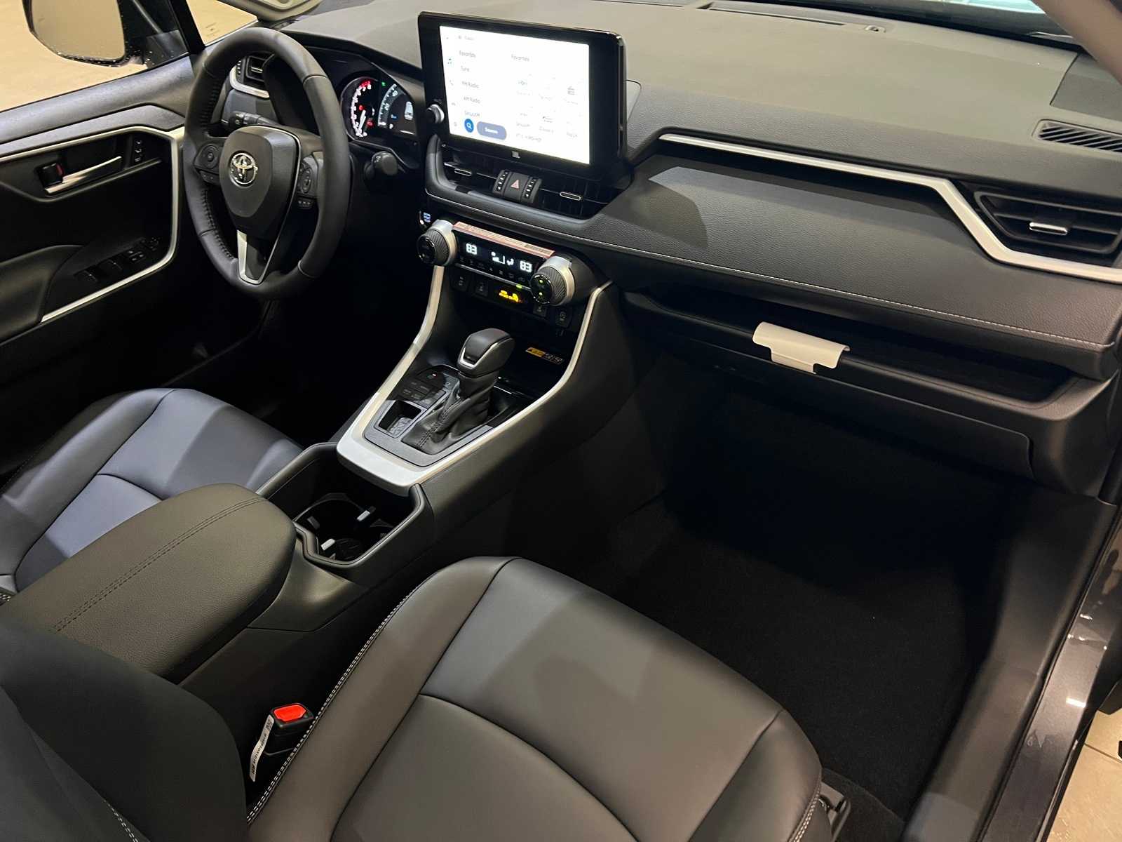 Thumbnail: 2025 Toyota RAV4 - 15