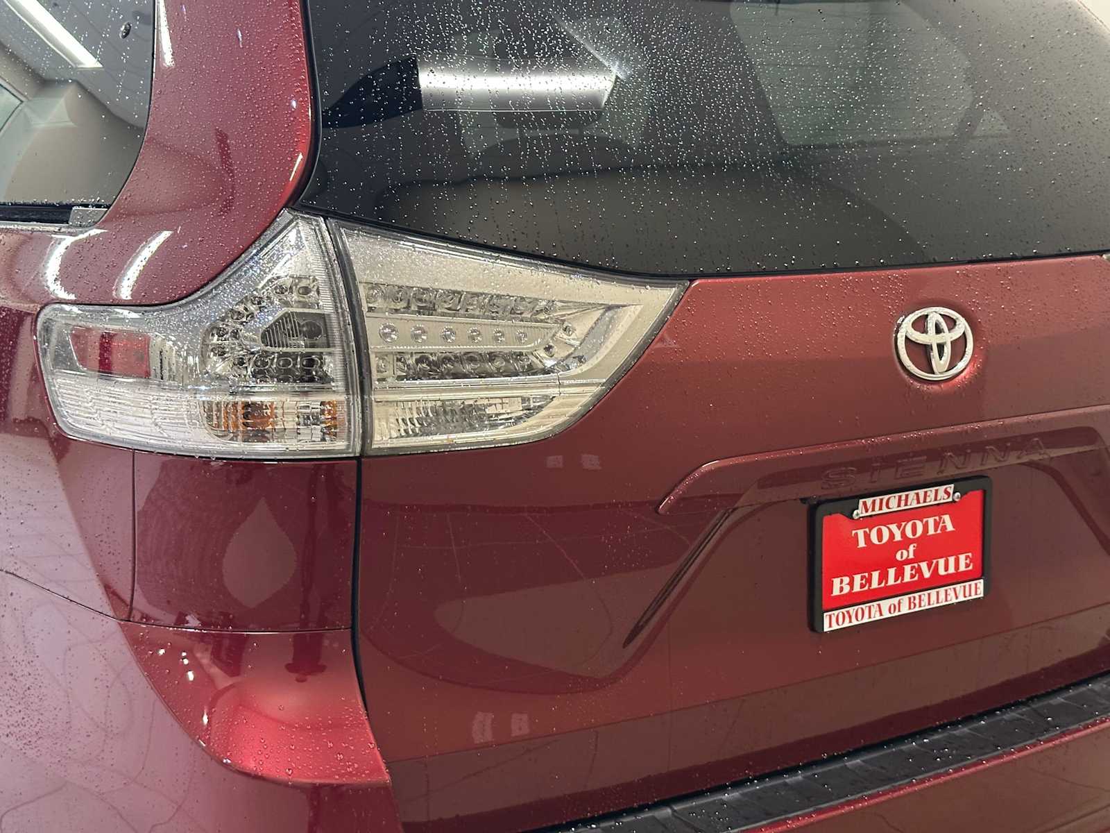 Thumbnail: 2018 Toyota Sienna - 7