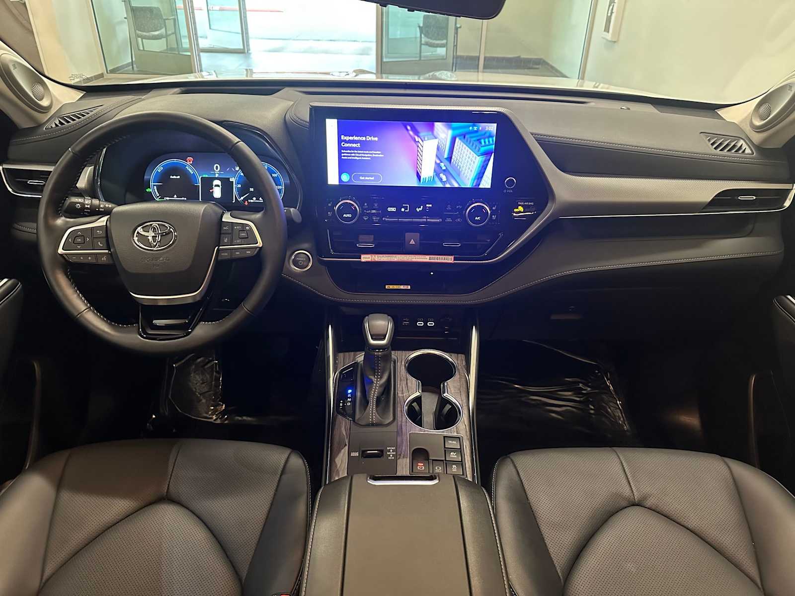 Thumbnail: 2025 Toyota Highlander - 10