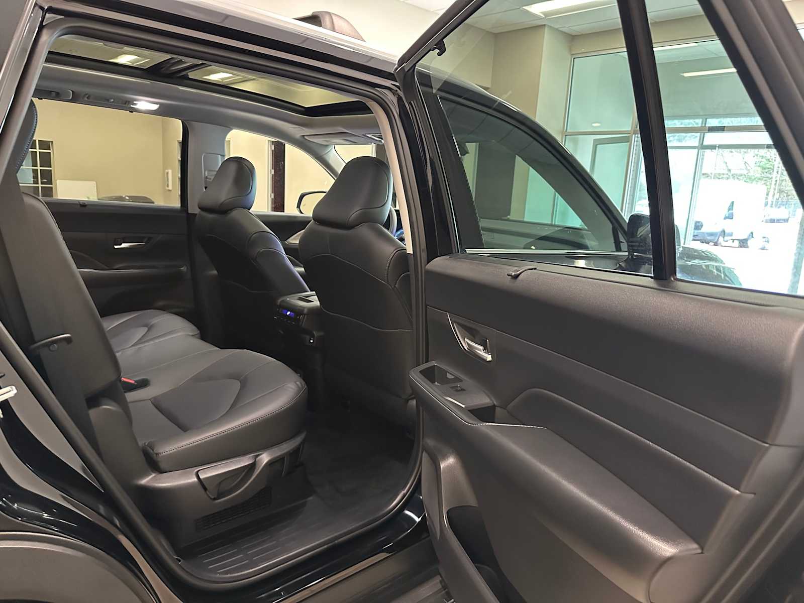 Thumbnail: 2024 Toyota Grand Highlander - 28