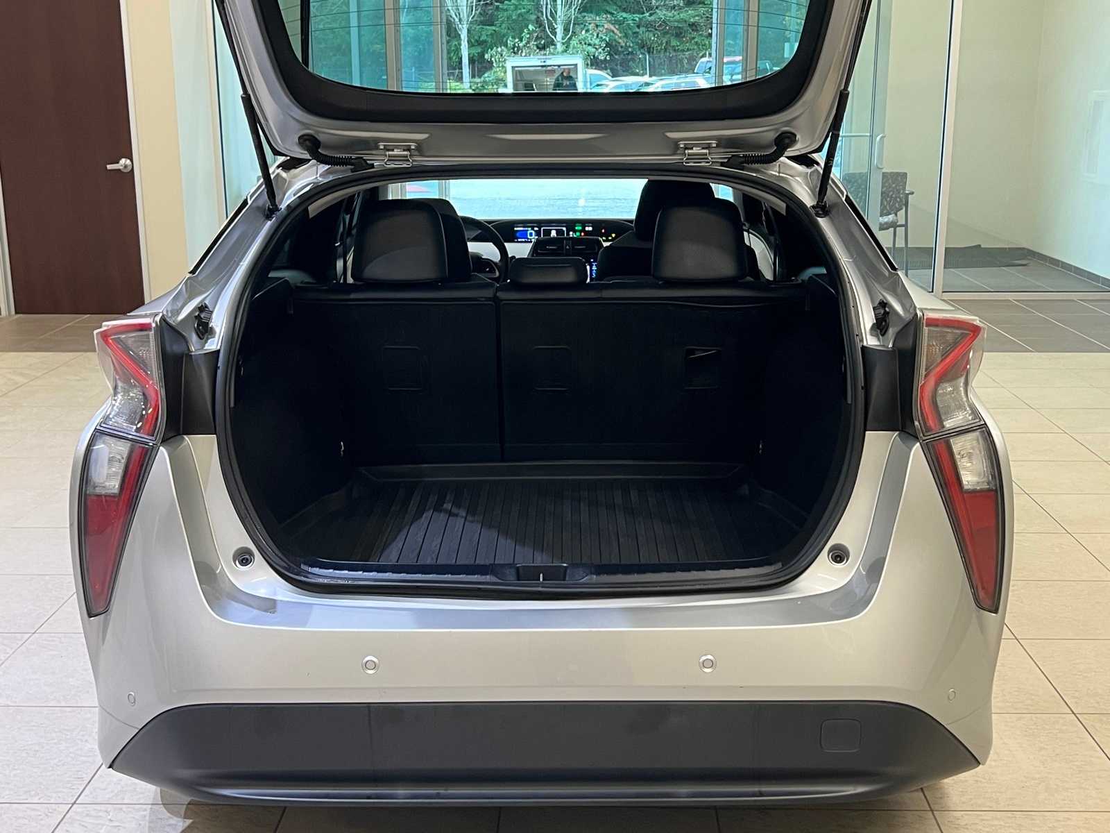 Thumbnail: 2017 Toyota Prius - 26