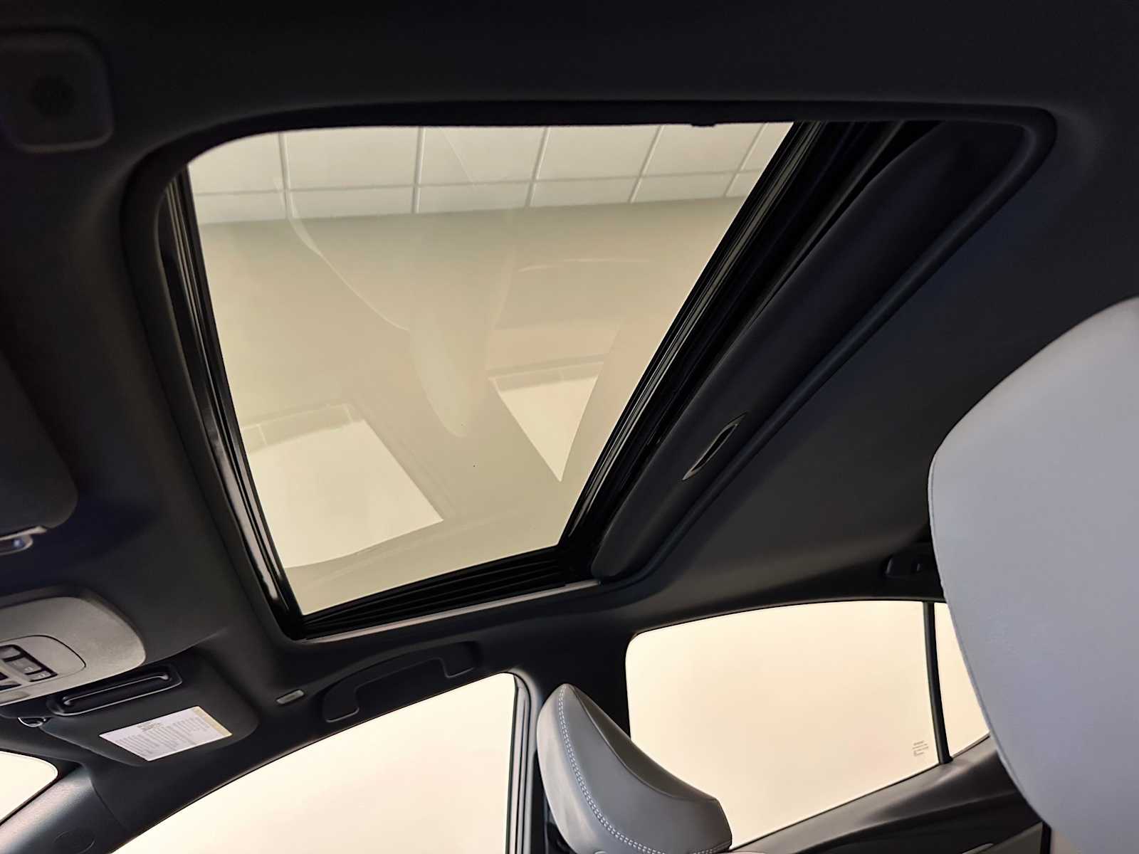 Thumbnail: 2025 Toyota Camry - 22