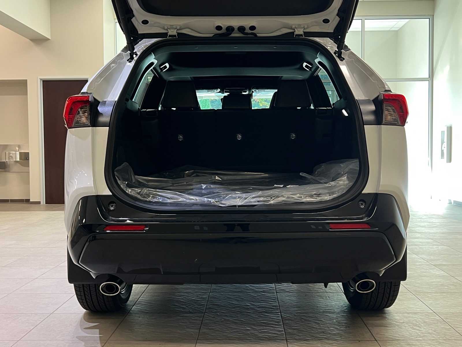 Thumbnail: 2025 Toyota RAV4 - 30