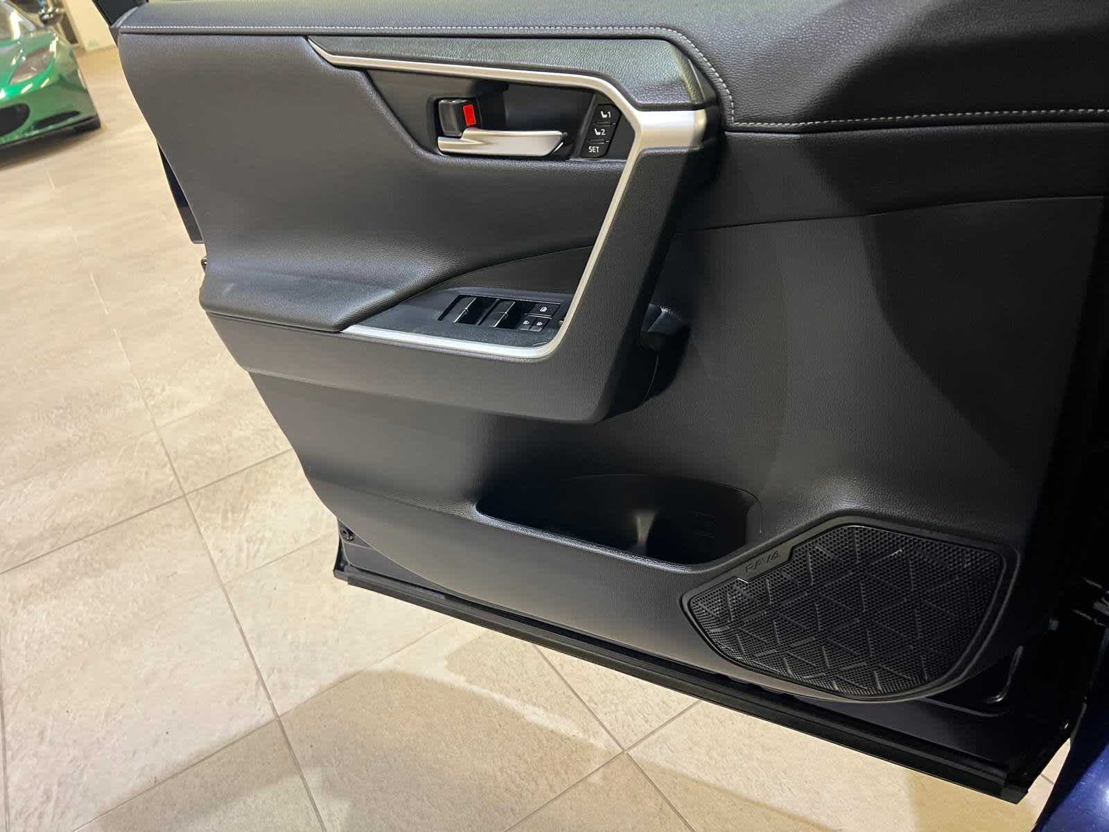 Thumbnail: 2021 Toyota RAV4 - 18