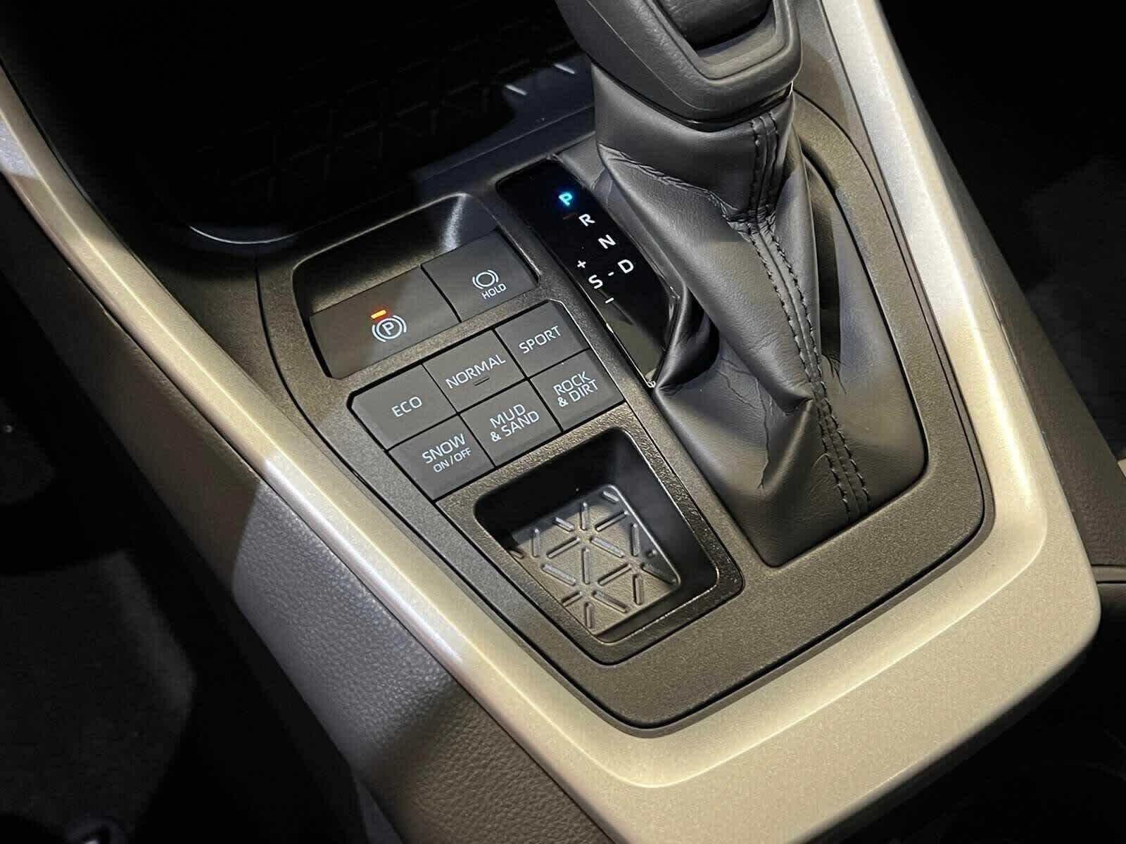 Thumbnail: 2025 Toyota RAV4 - 25