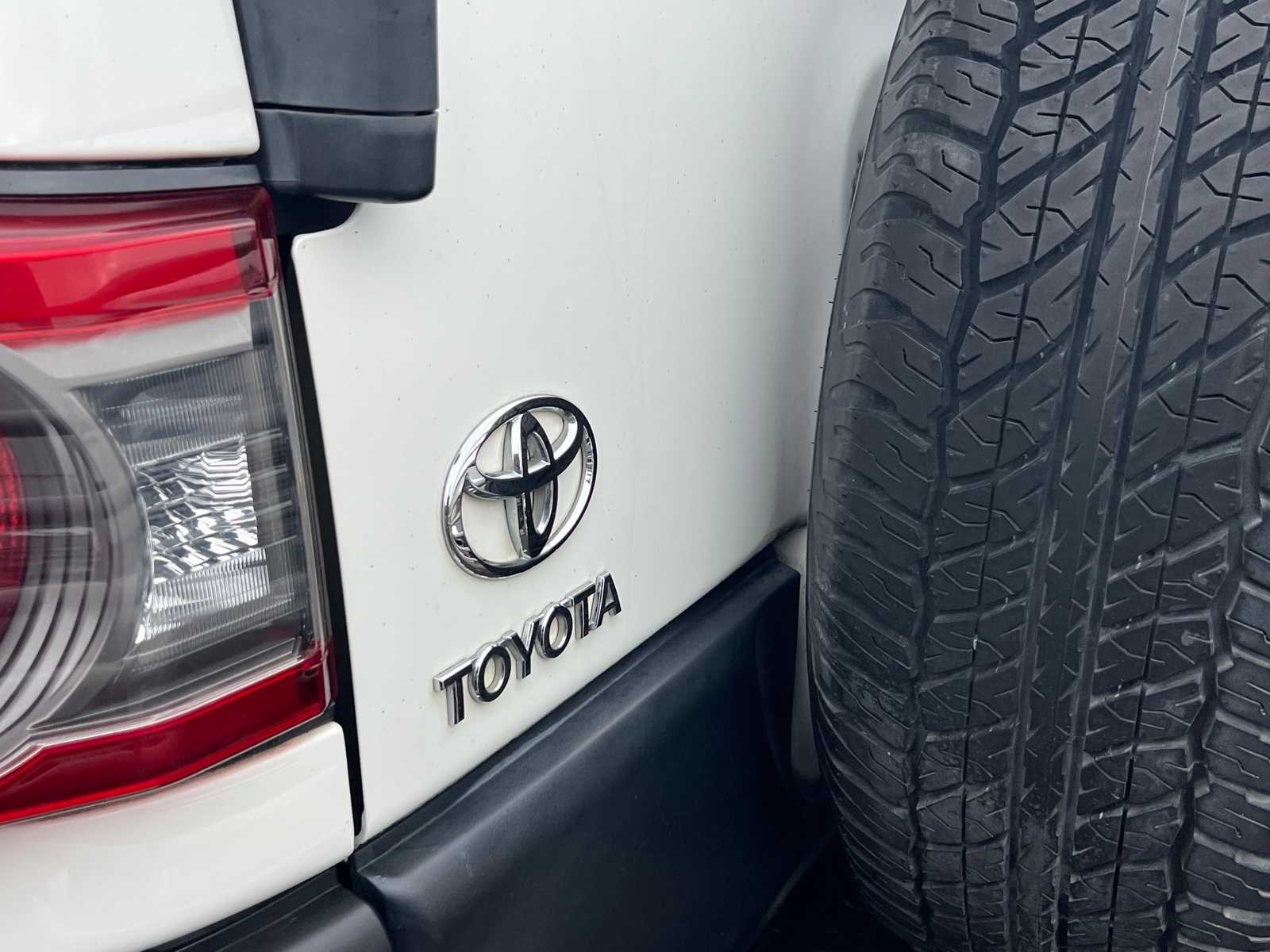 Thumbnail: 2012 Toyota FJ Cruiser - 8