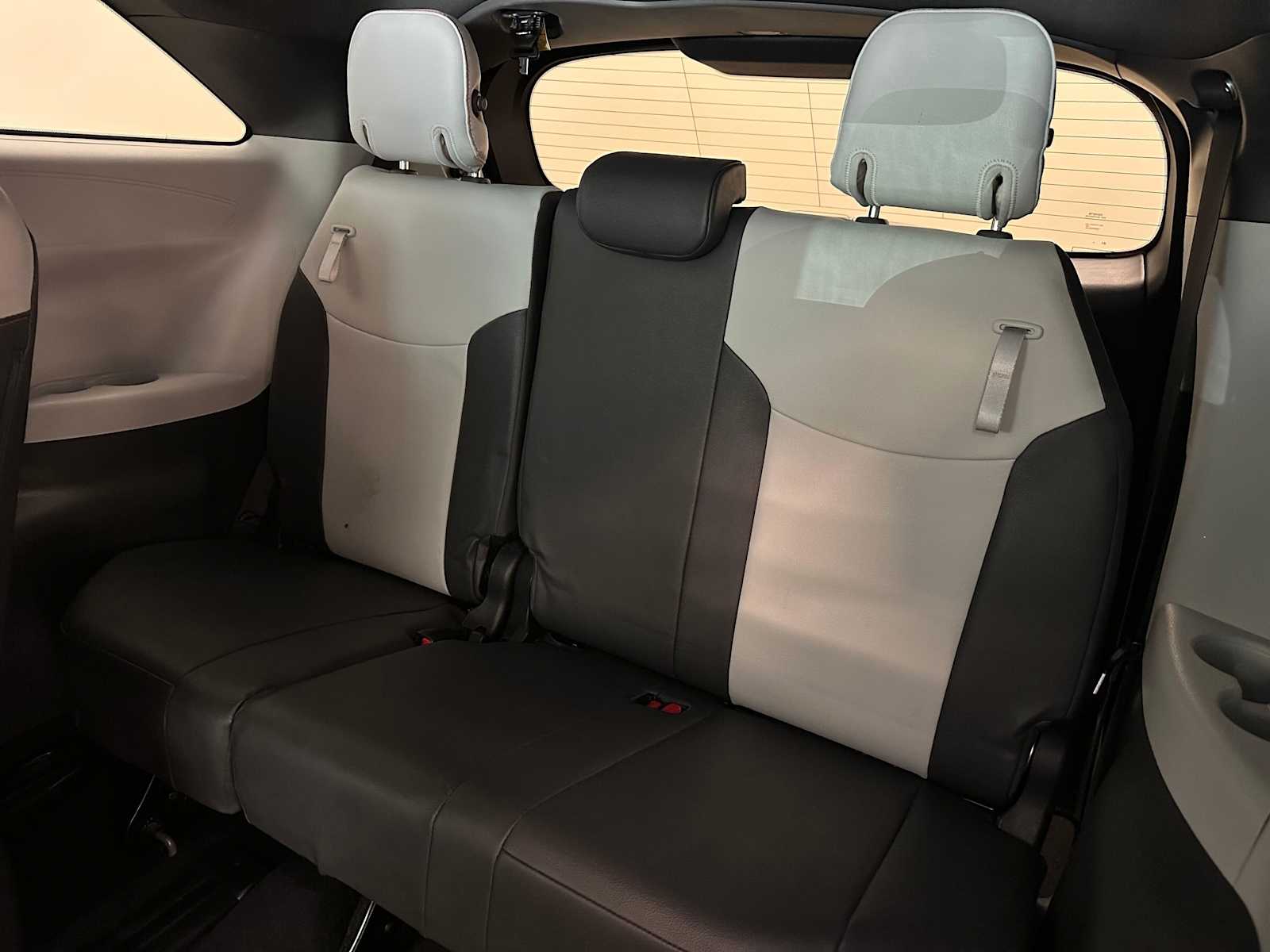 Thumbnail: 2024 Toyota Sienna - 25