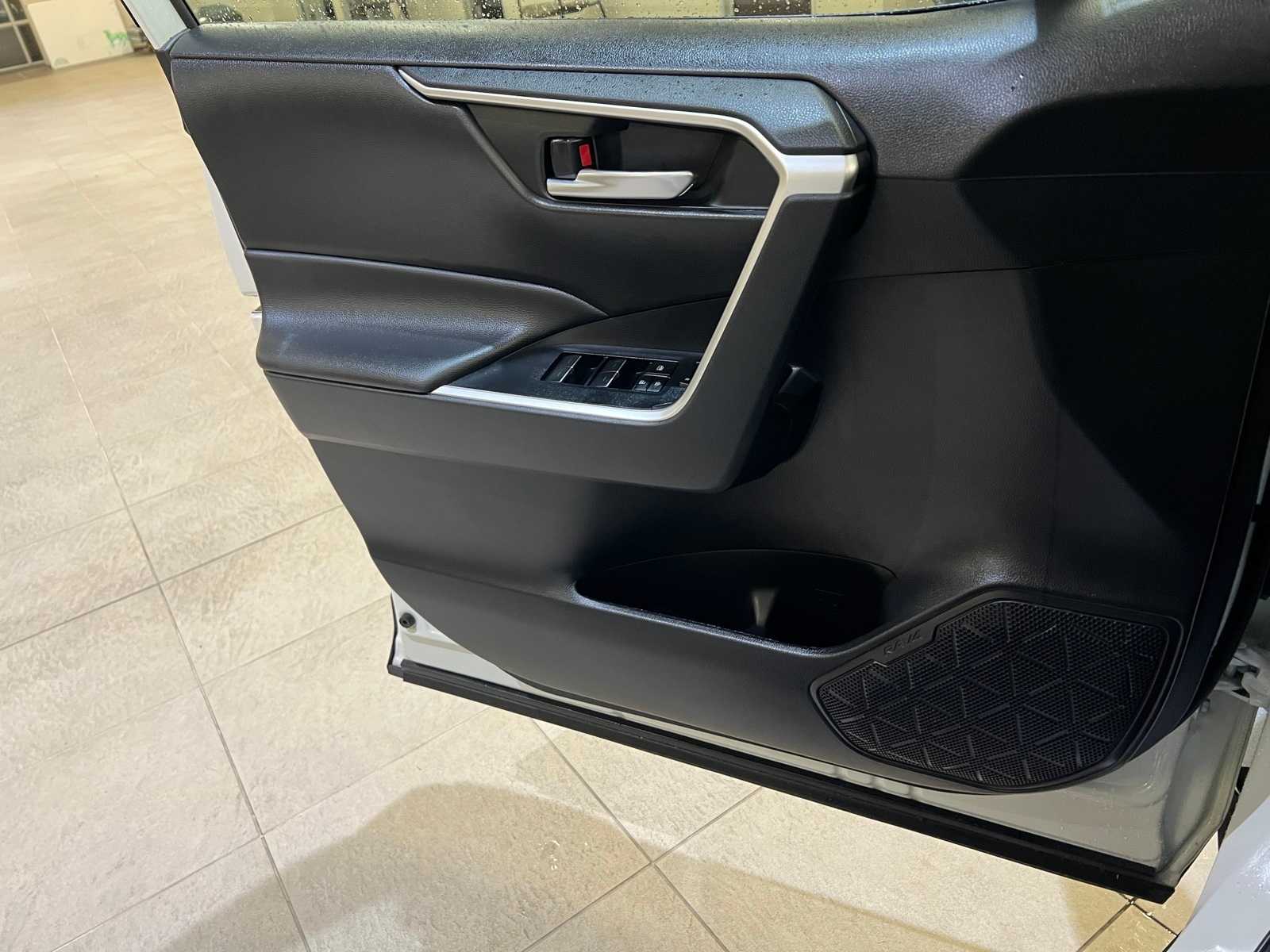 Thumbnail: 2024 Toyota RAV4 - 18