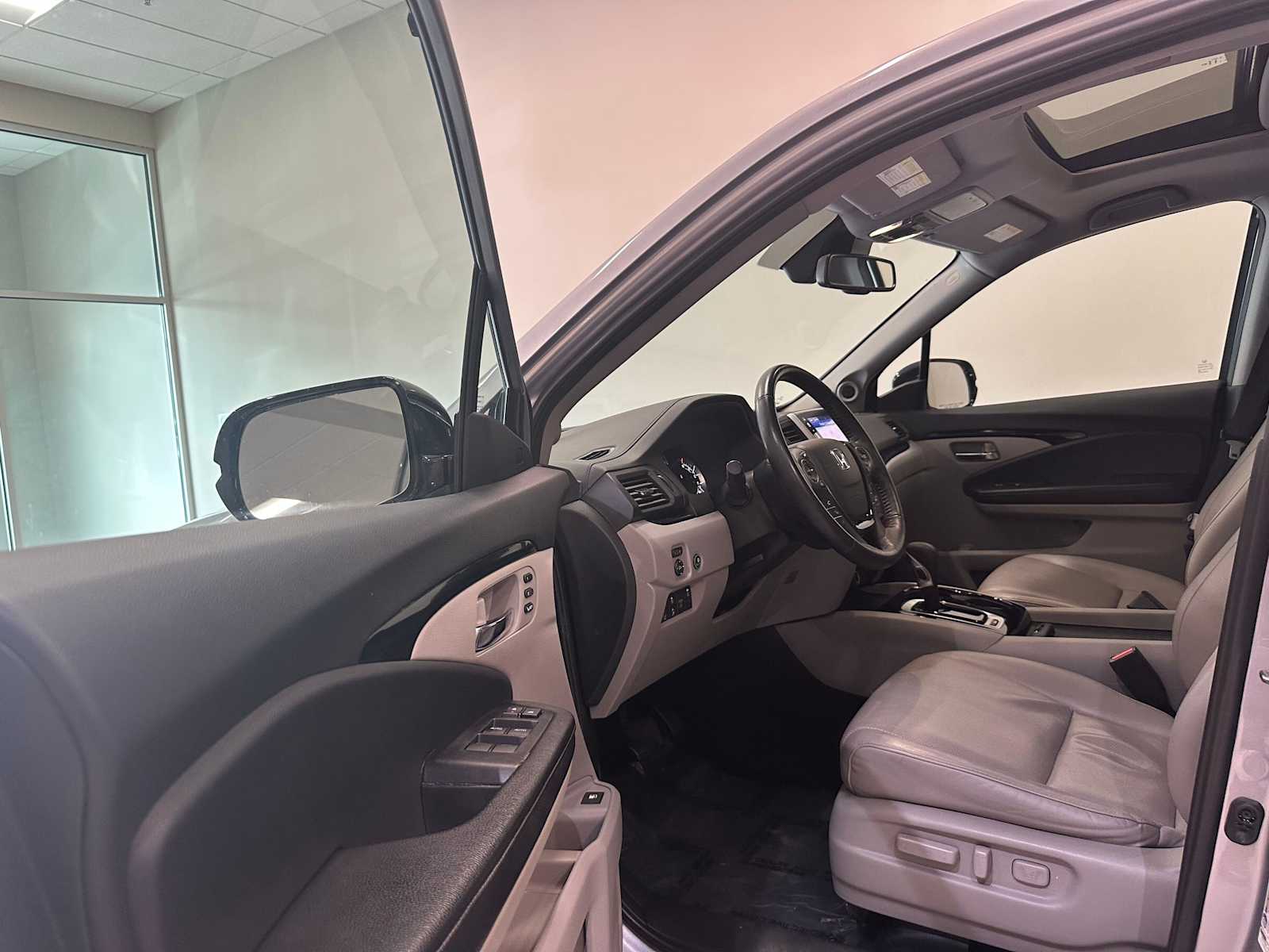 Thumbnail: 2019 Honda Ridgeline - 23