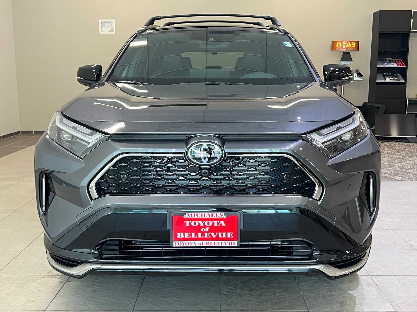 Thumbnail: 2025 Toyota RAV4 - 8