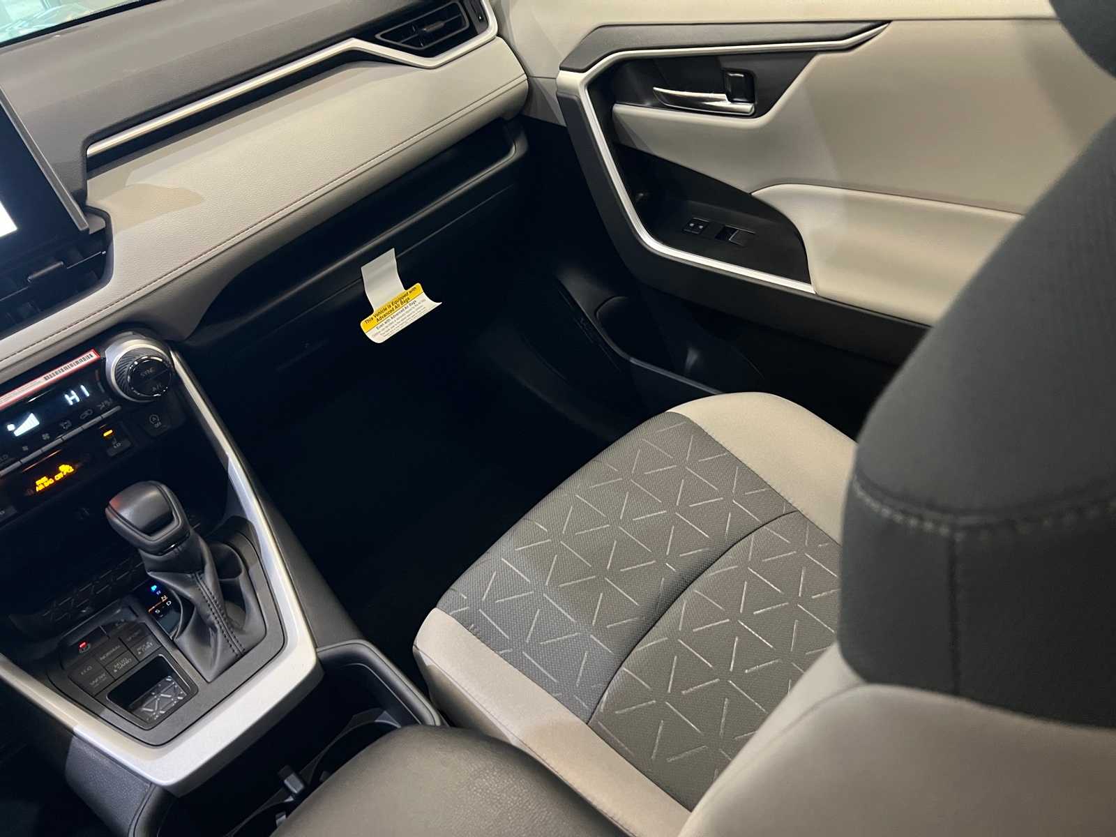 Thumbnail: 2025 Toyota RAV4 - 11