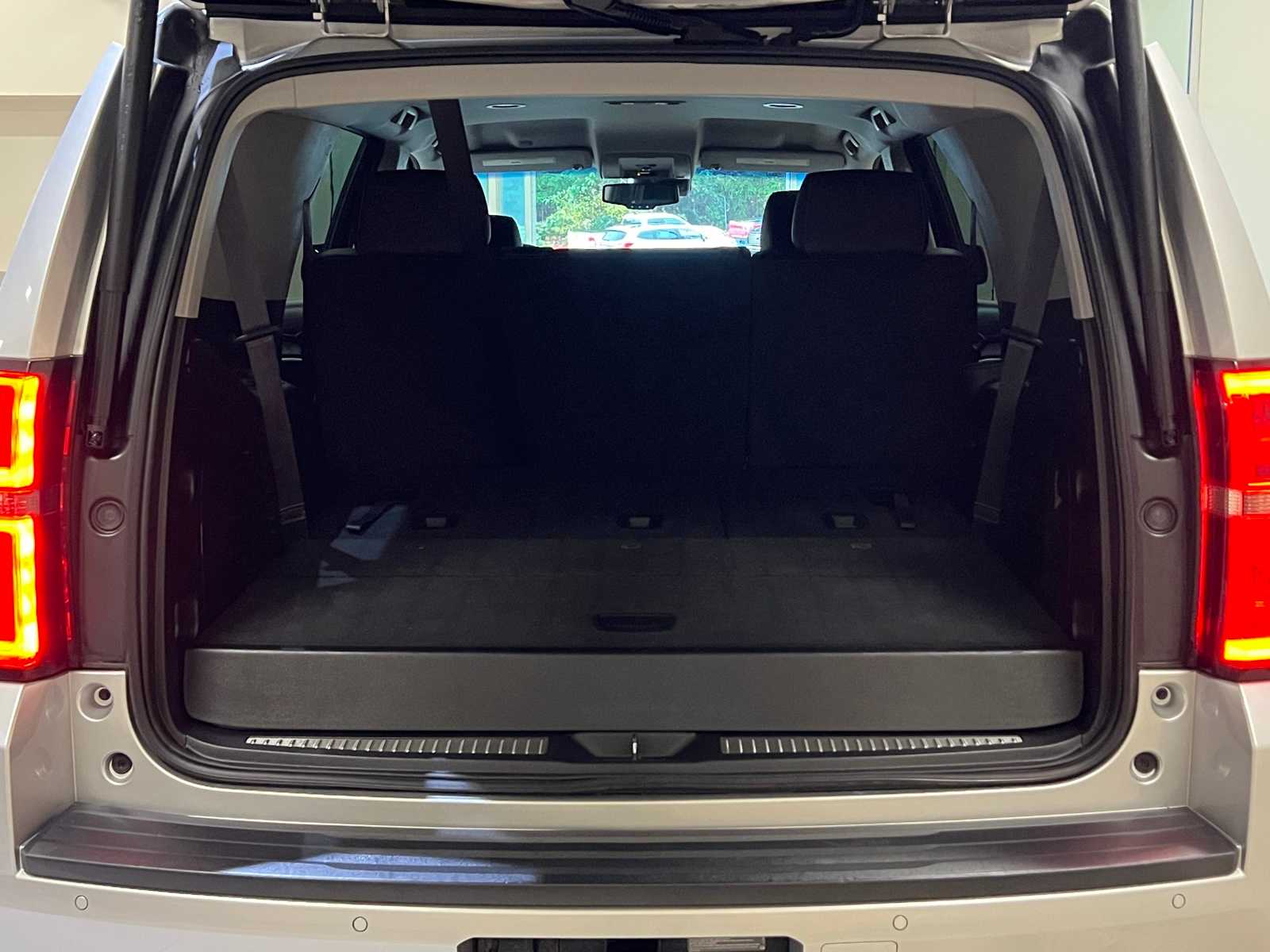 Thumbnail: 2015 Chevrolet Tahoe - 28