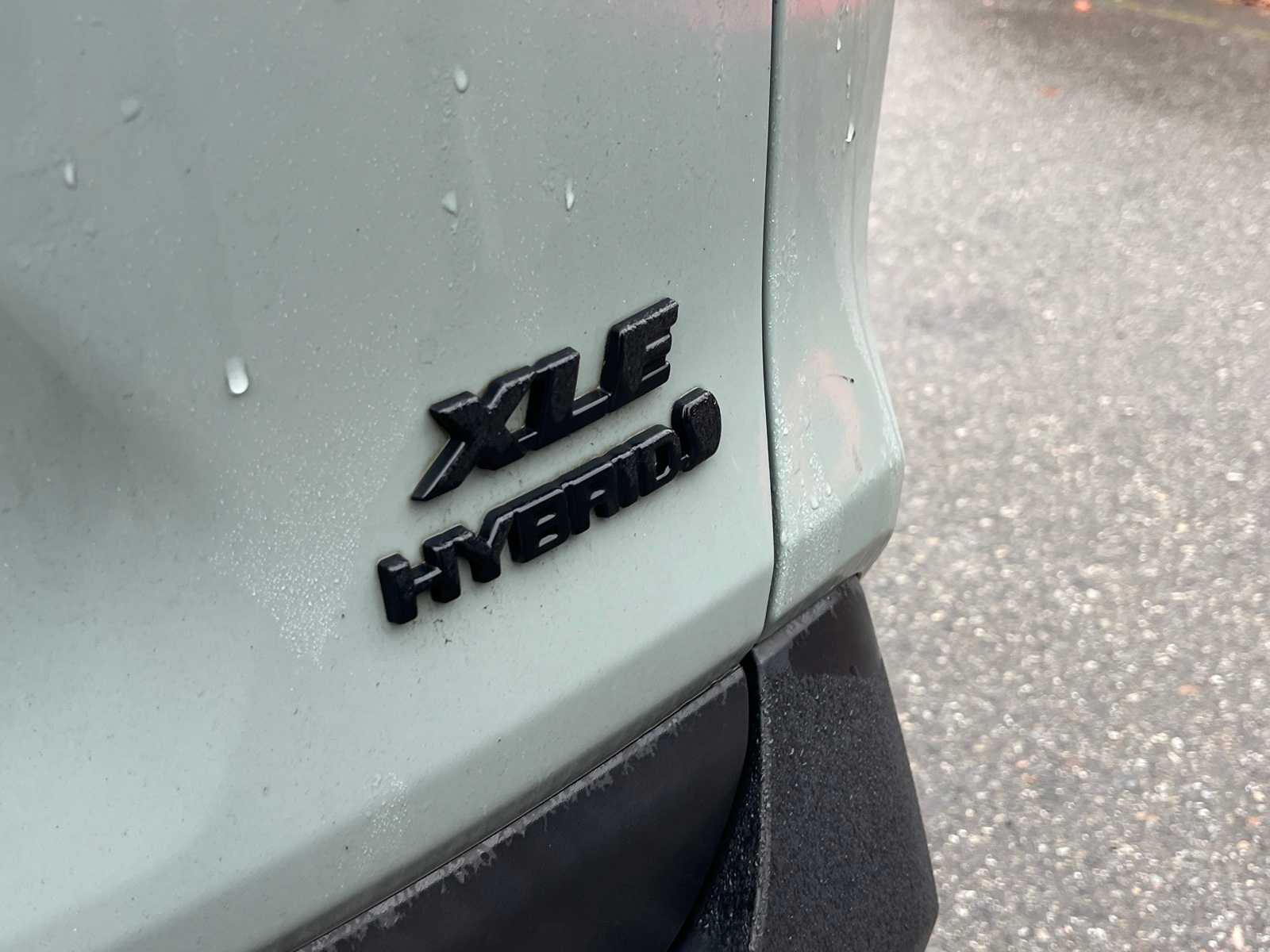 Thumbnail: 2021 Toyota RAV4 - 10