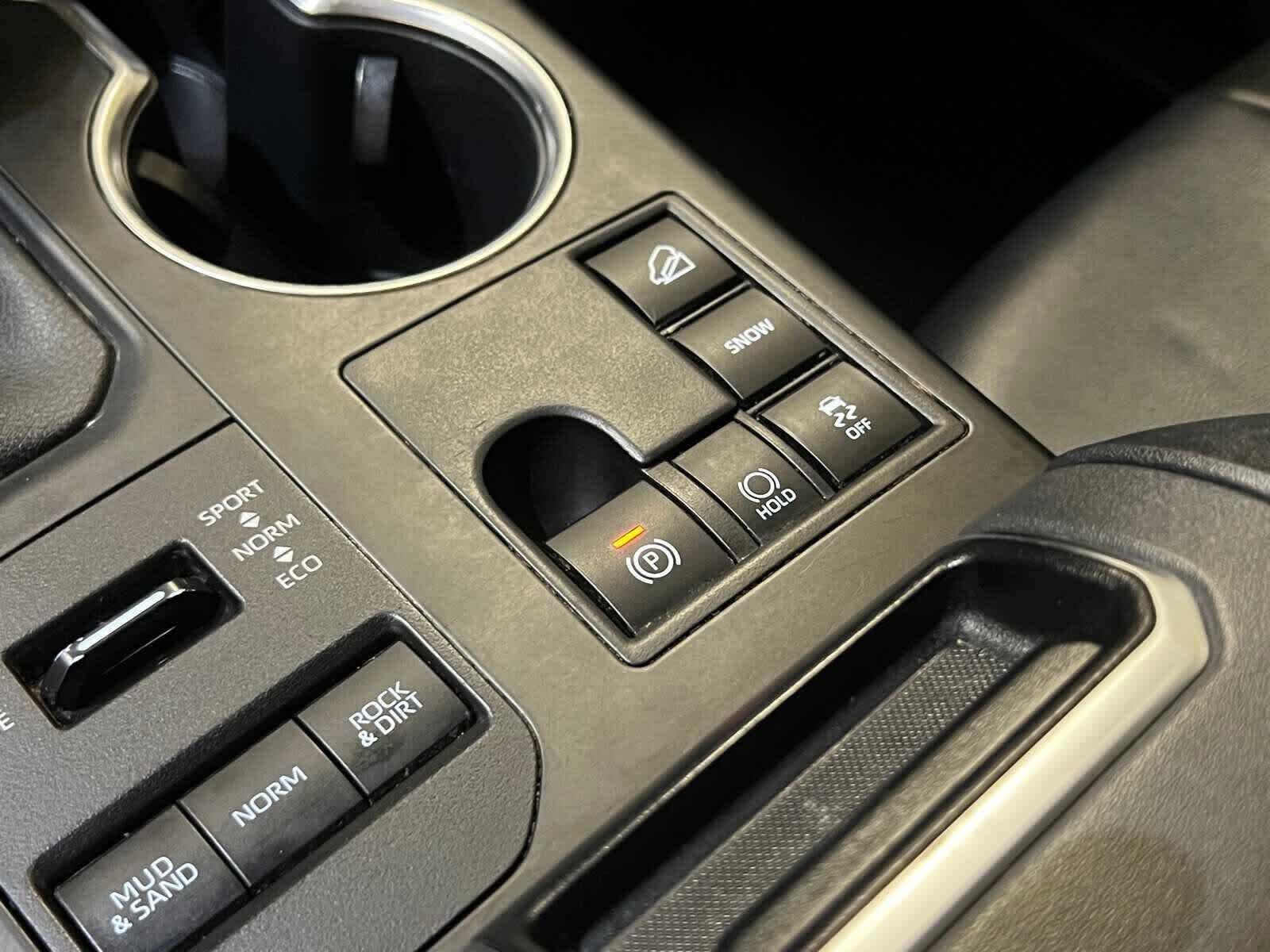 Thumbnail: 2023 Toyota Highlander - 29