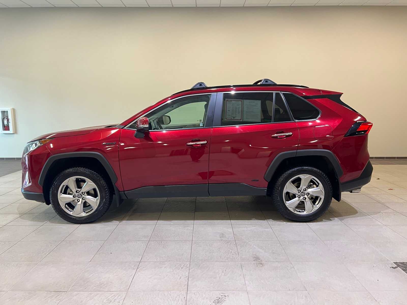 Thumbnail: 2020 Toyota RAV4 - 3