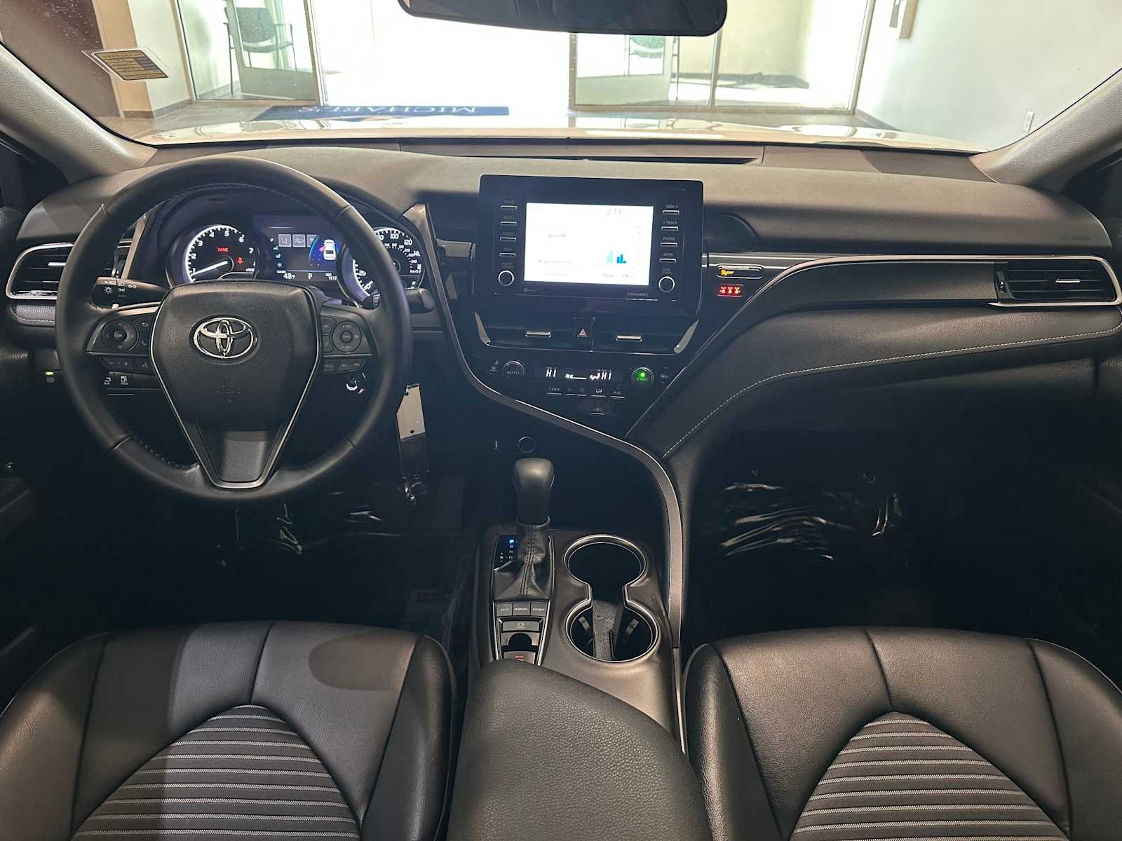 Thumbnail: 2023 Toyota Camry - 9