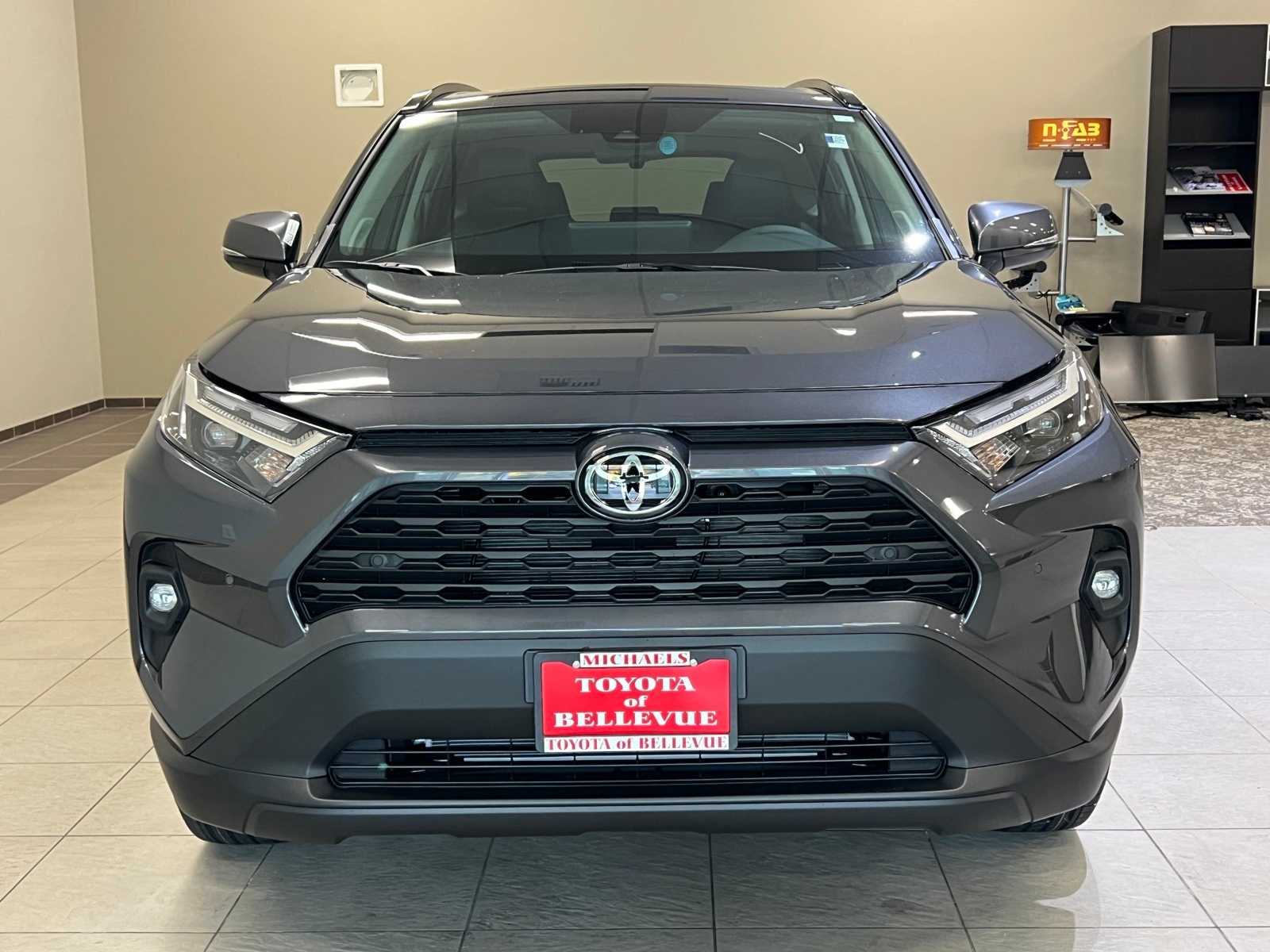 Thumbnail: 2025 Toyota RAV4 - 8