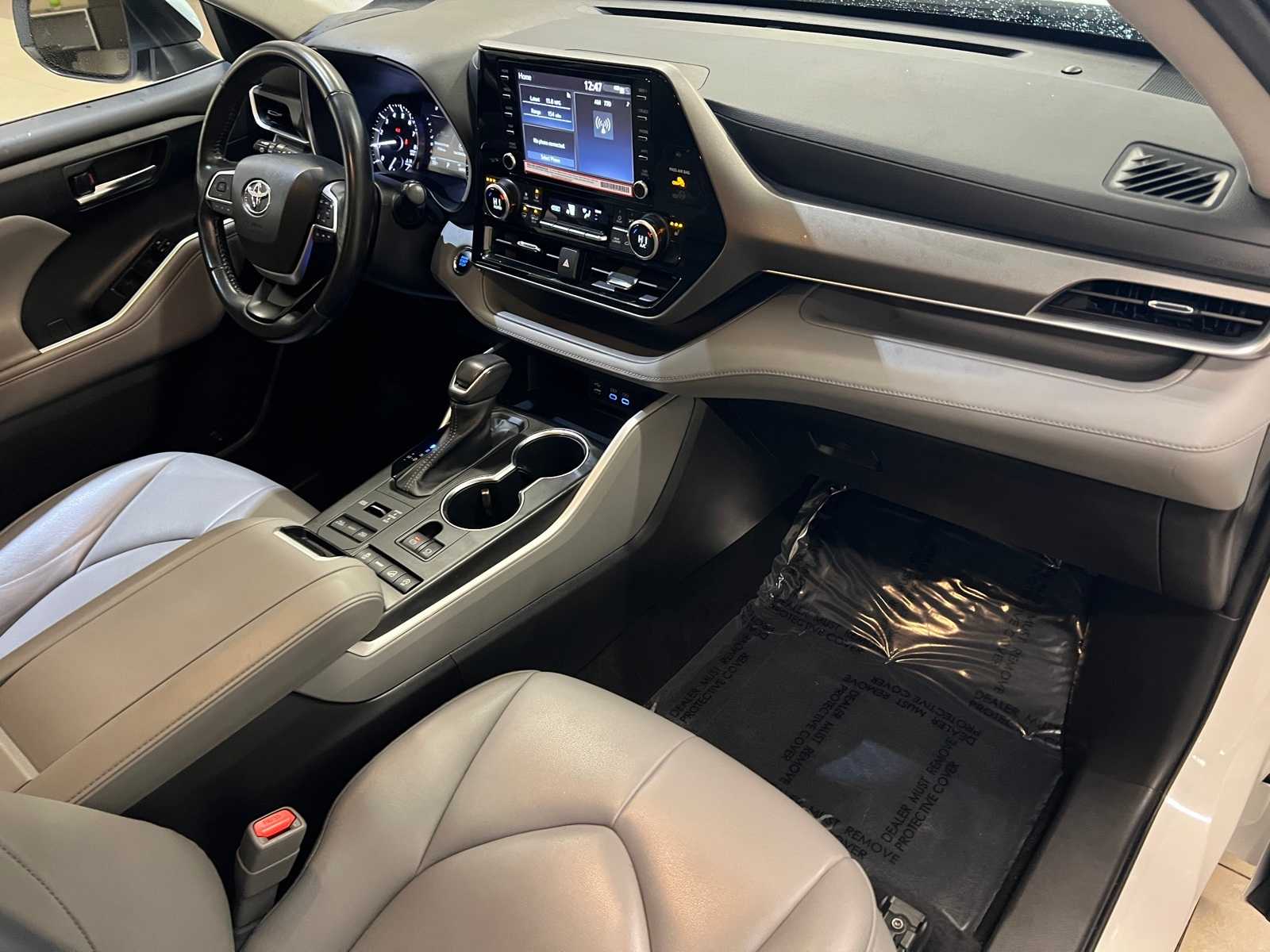 Thumbnail: 2022 Toyota Highlander - 15