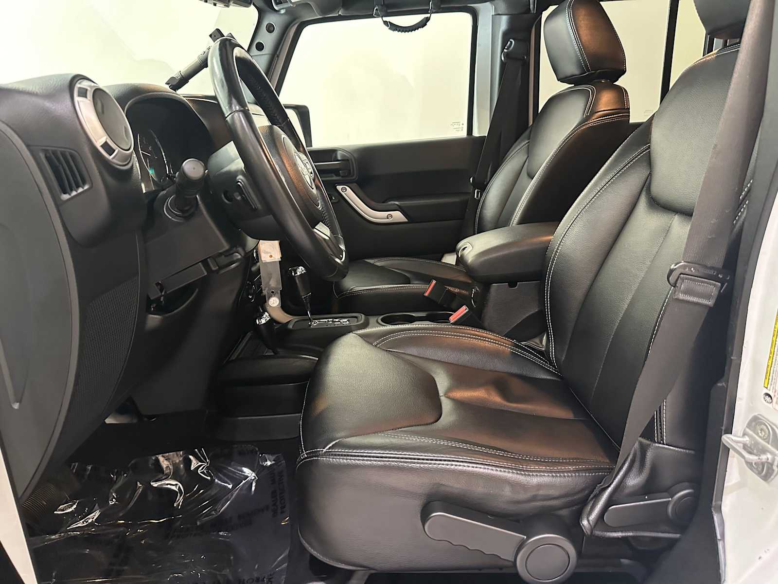 Thumbnail: 2013 Jeep Wrangler - 18
