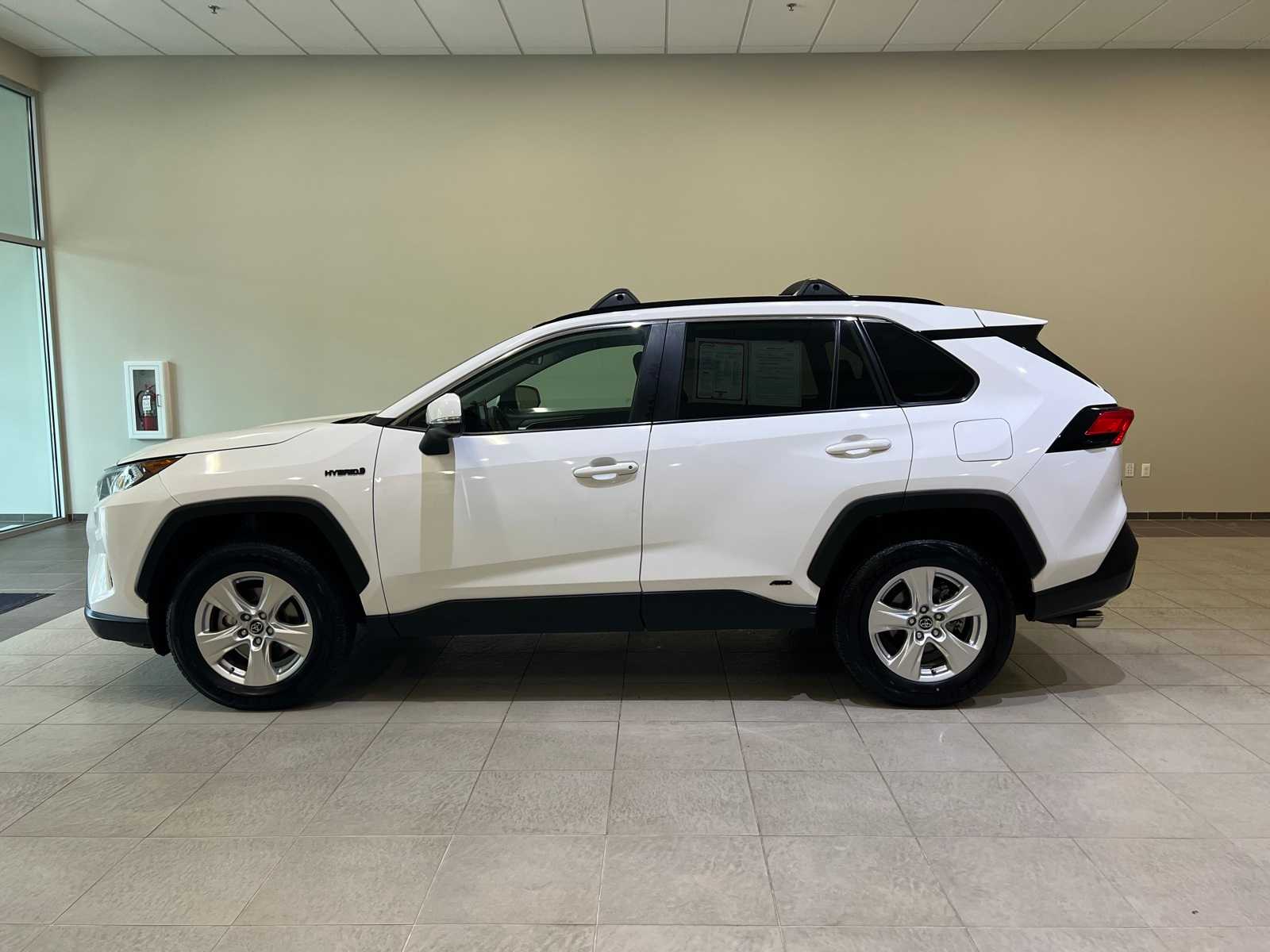 Thumbnail: 2021 Toyota RAV4 - 3