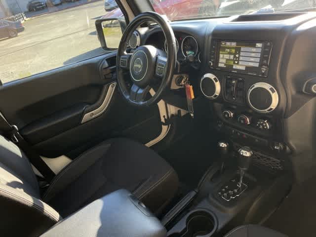 Thumbnail: 2017 Jeep Wrangler - 15