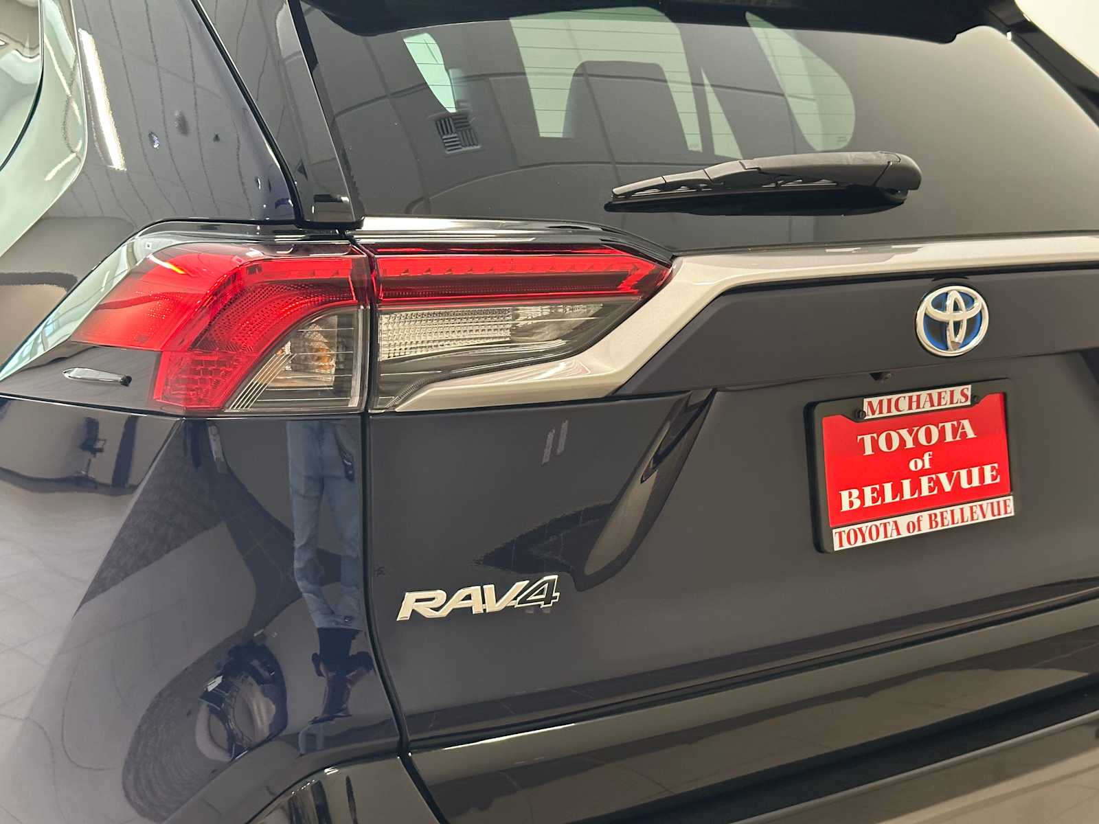 Thumbnail: 2021 Toyota RAV4 - 7