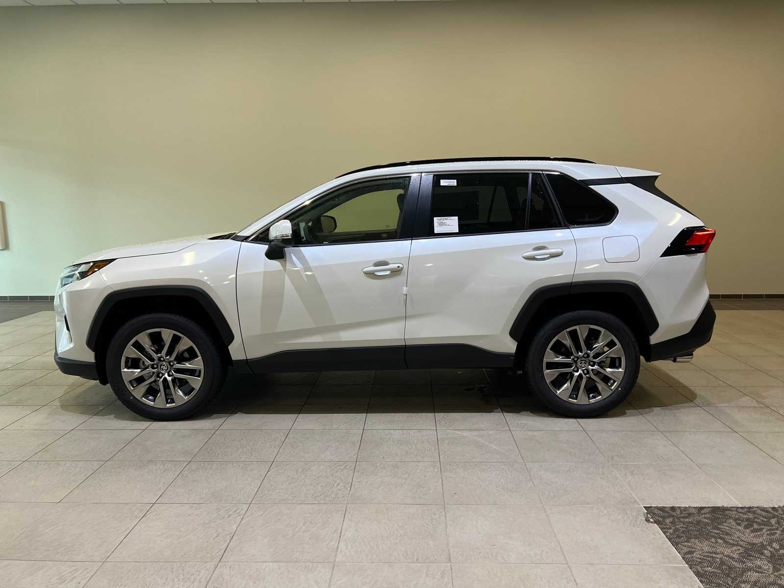 Thumbnail: 2025 Toyota RAV4 - 3