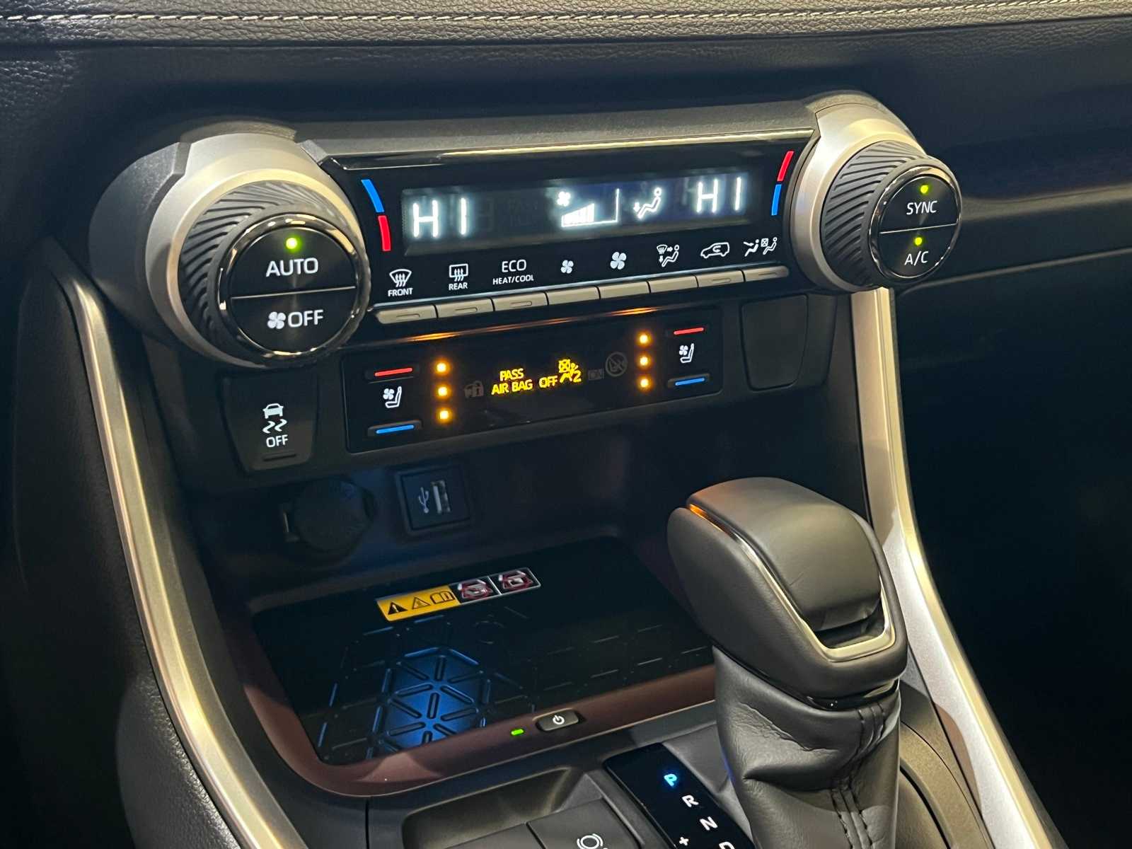 Thumbnail: 2025 Toyota RAV4 - 22