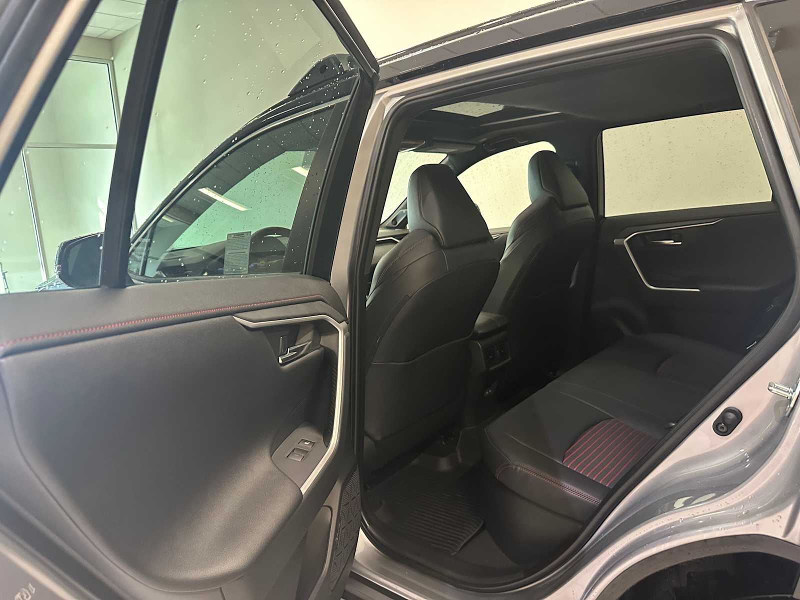 Thumbnail: 2025 Toyota RAV4 - 25