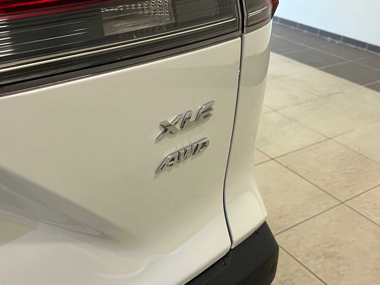 Thumbnail: 2022 Toyota Corolla Cross - 6