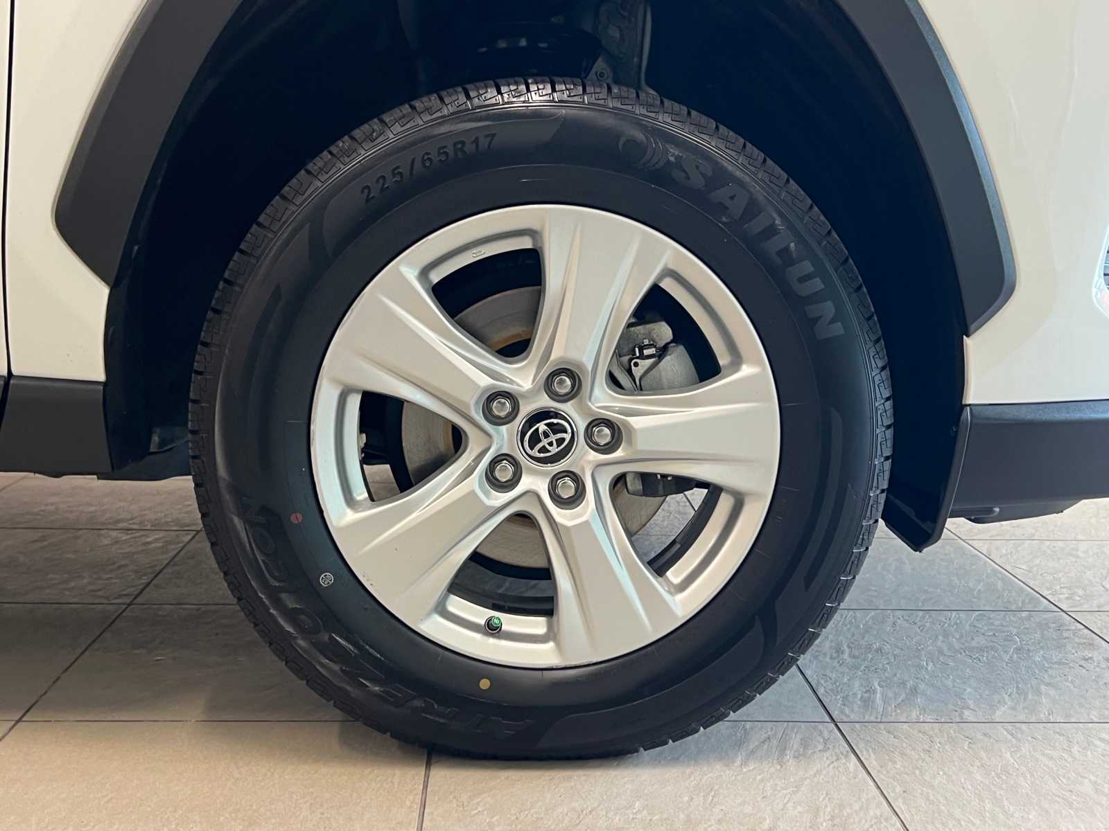 Thumbnail: 2021 Toyota RAV4 - 7