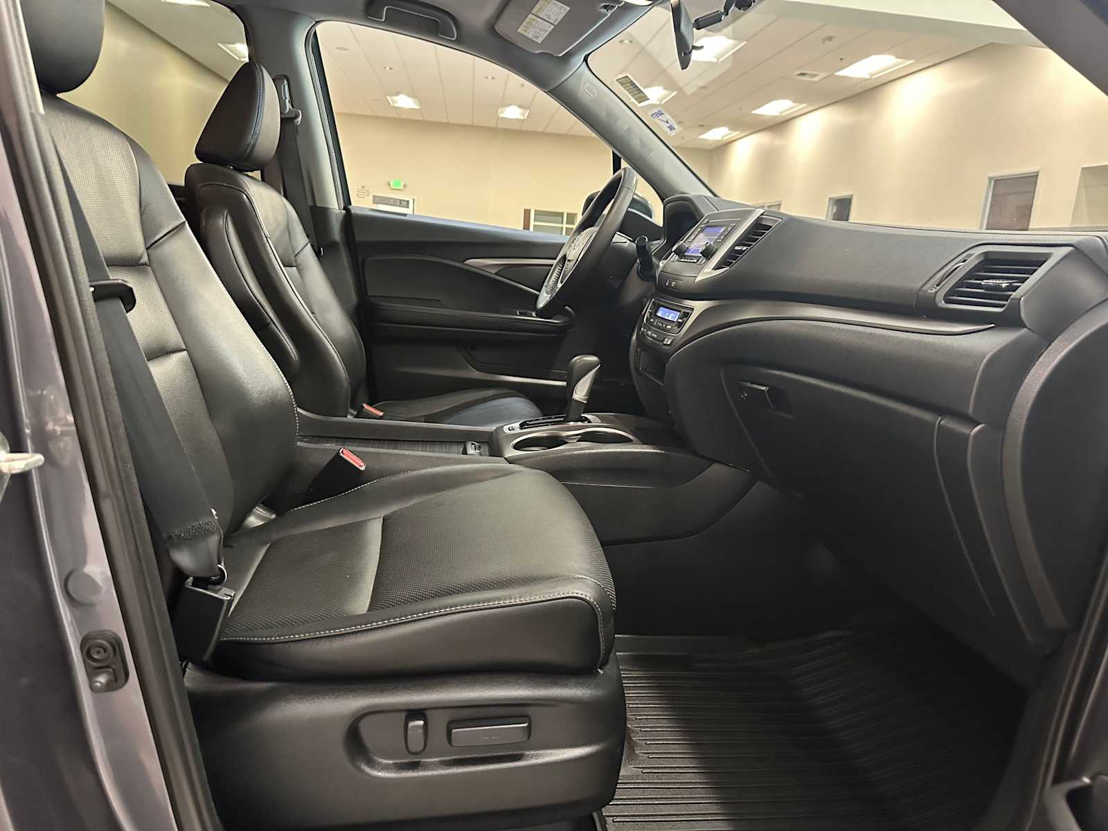 Thumbnail: 2019 Honda Ridgeline - 27