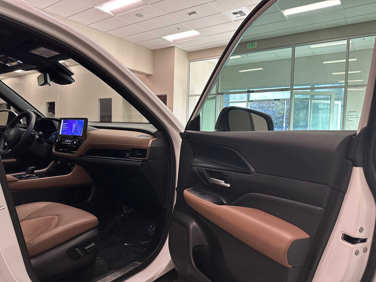 Thumbnail: 2024 Toyota Grand Highlander - 29