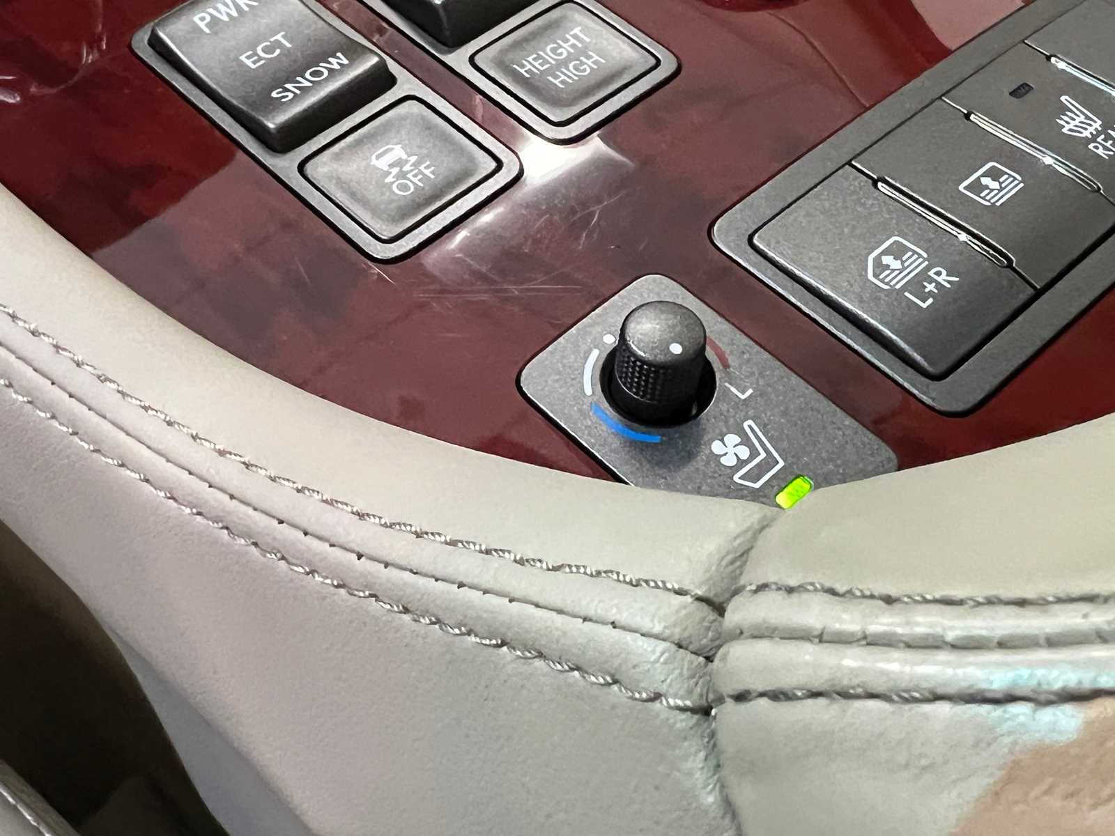 Thumbnail: 2010 Lexus LS - 28