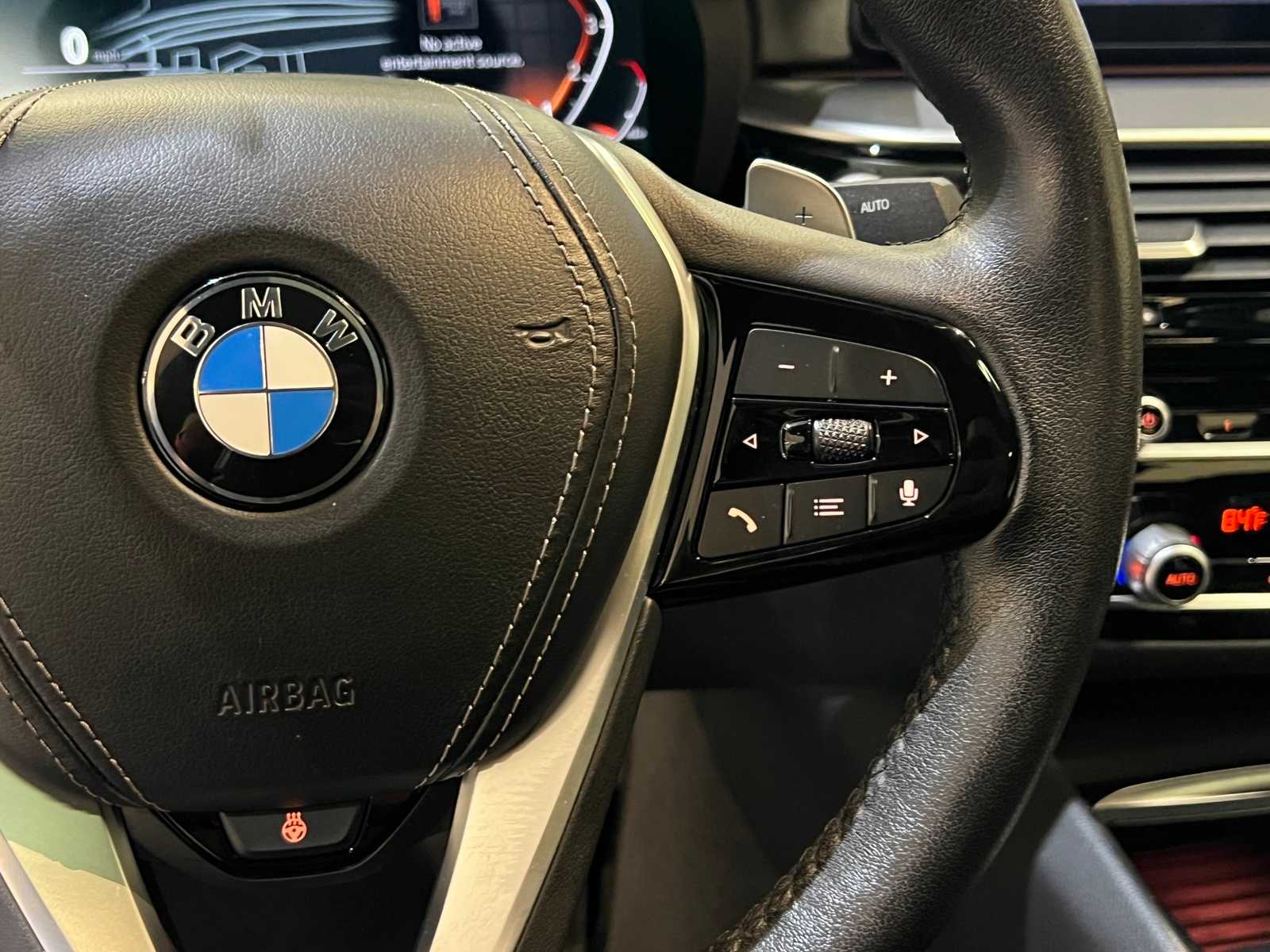 Thumbnail: 2022 BMW 5 Series - 20