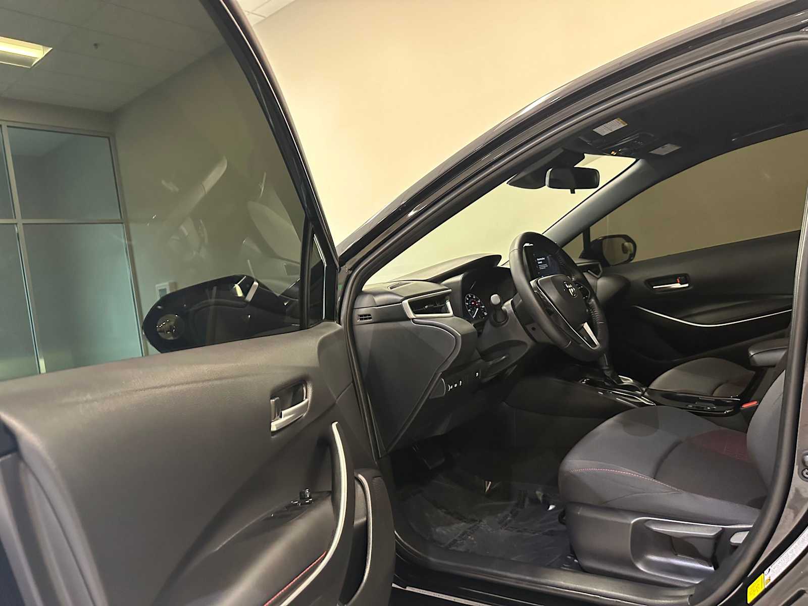 Thumbnail: 2025 Toyota Corolla - 21